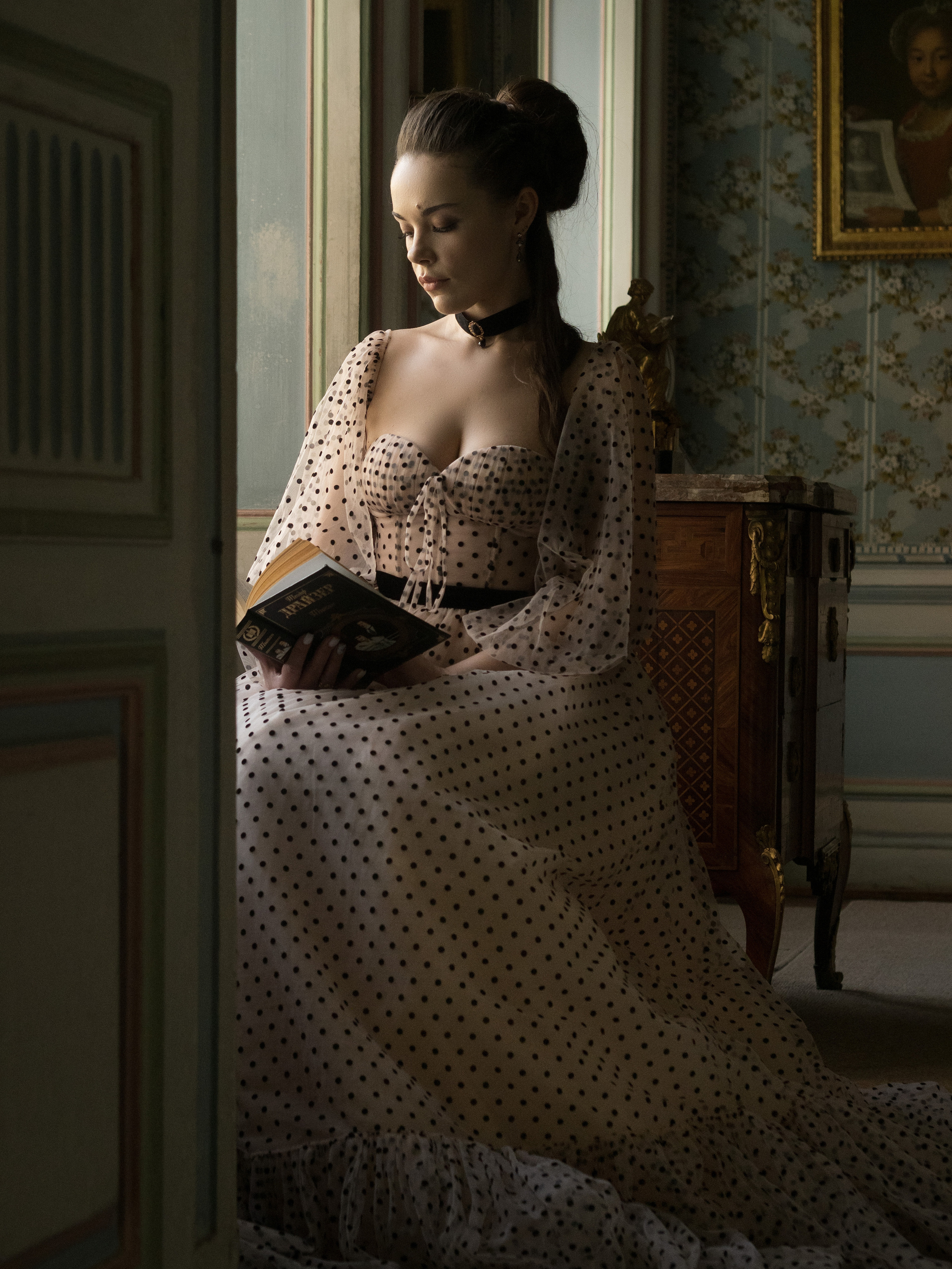 Женский портрет на природе. Семейный видеограф и фотограф