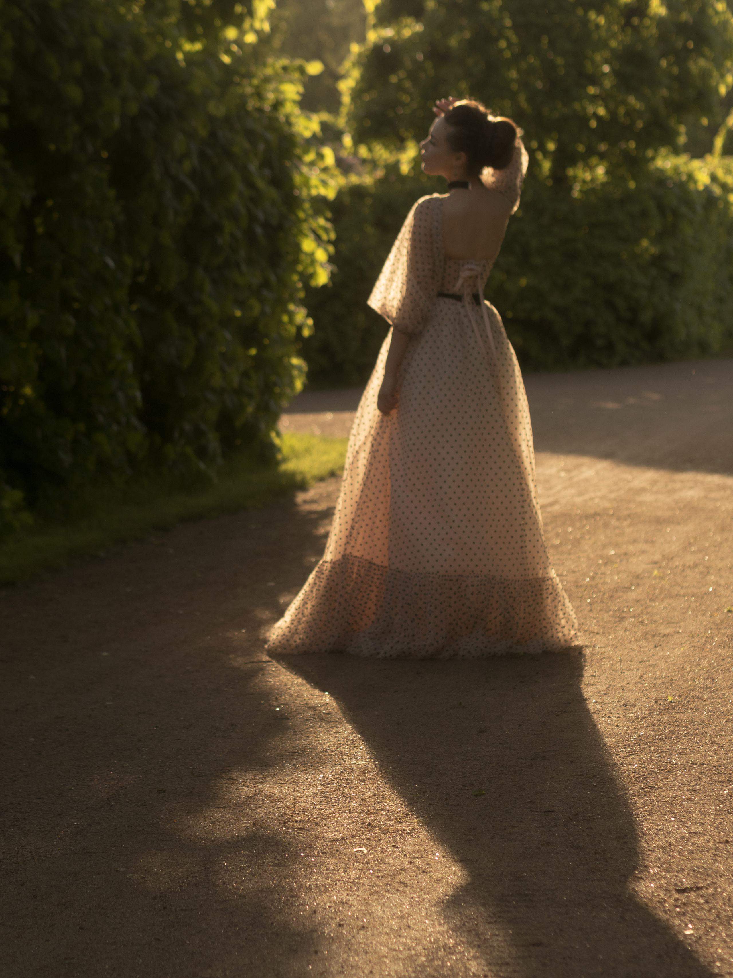 Женский портрет на природе. Семейный видеограф и фотограф