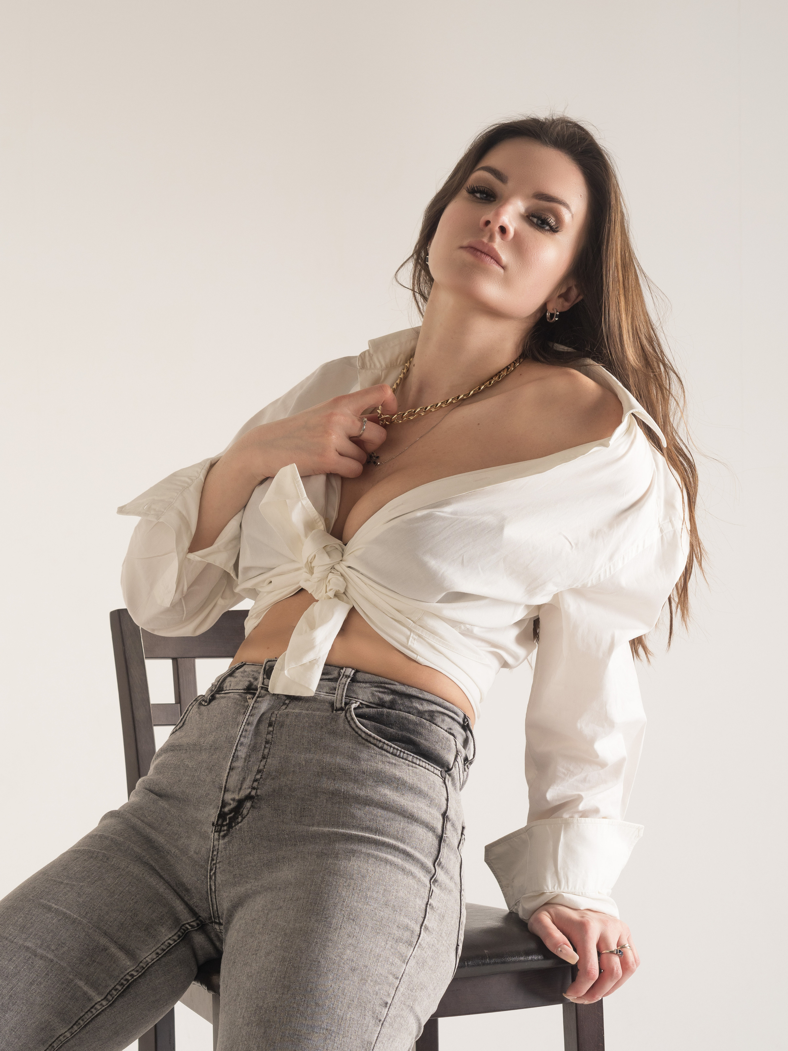 Женский портрет в студии. Семейный видеограф и фотограф