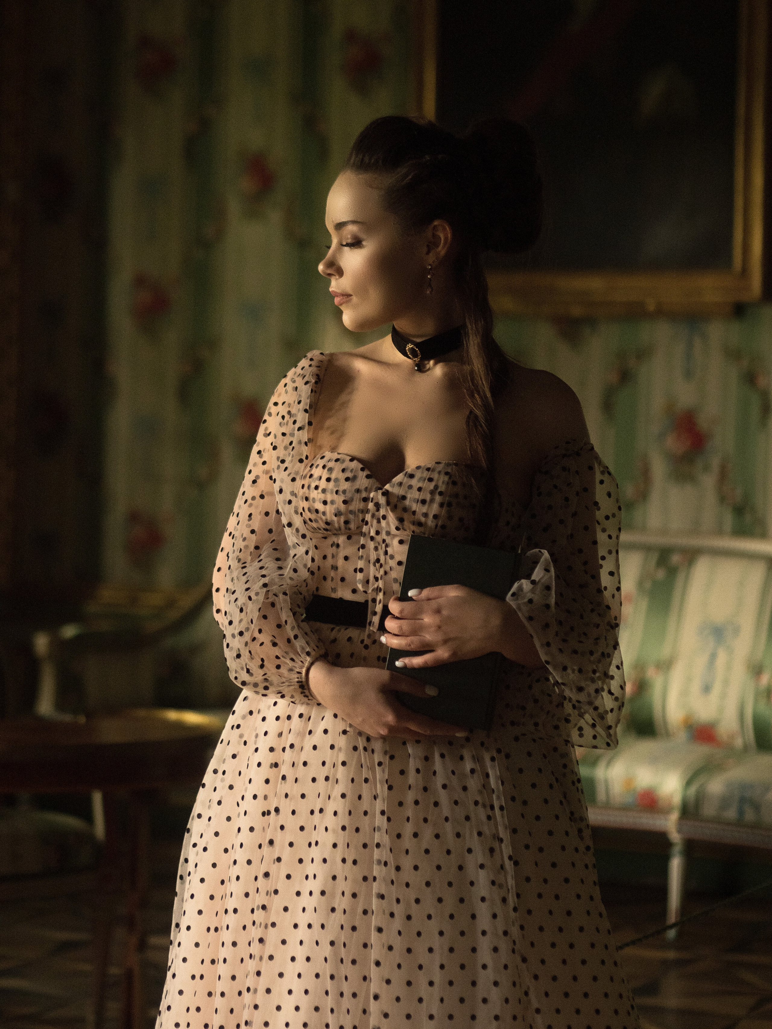 Женский портрет на природе. Семейный видеограф и фотограф