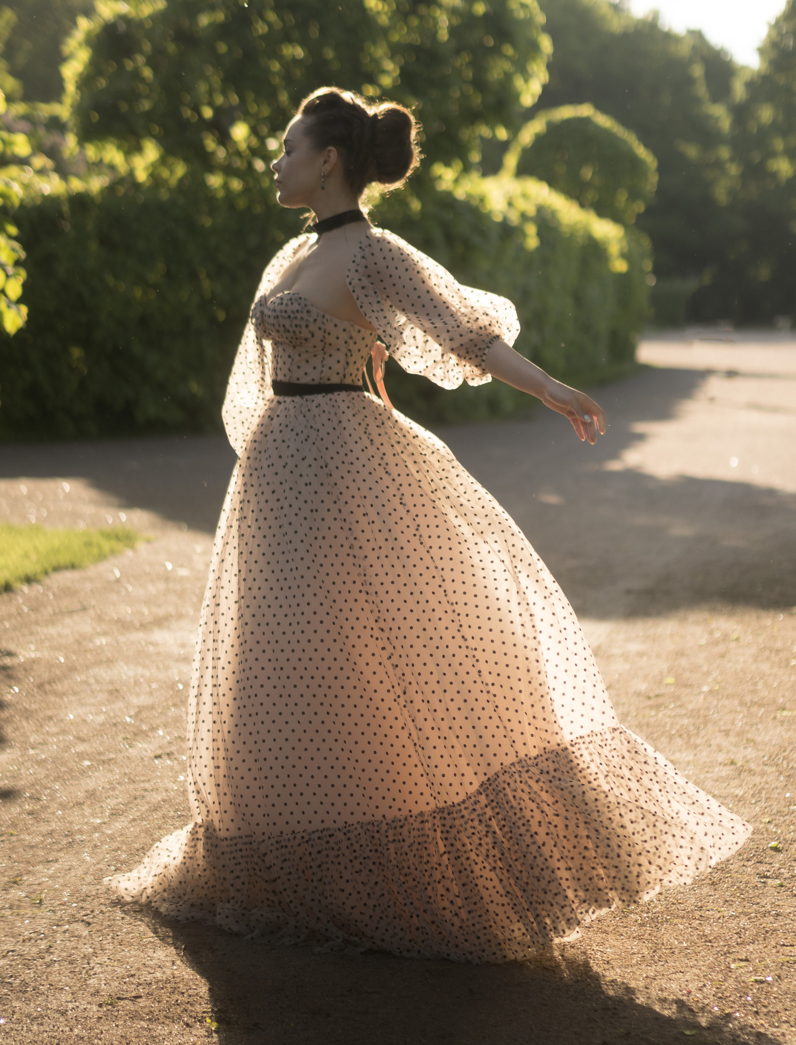 Женский портрет на природе. Семейный видеограф и фотограф