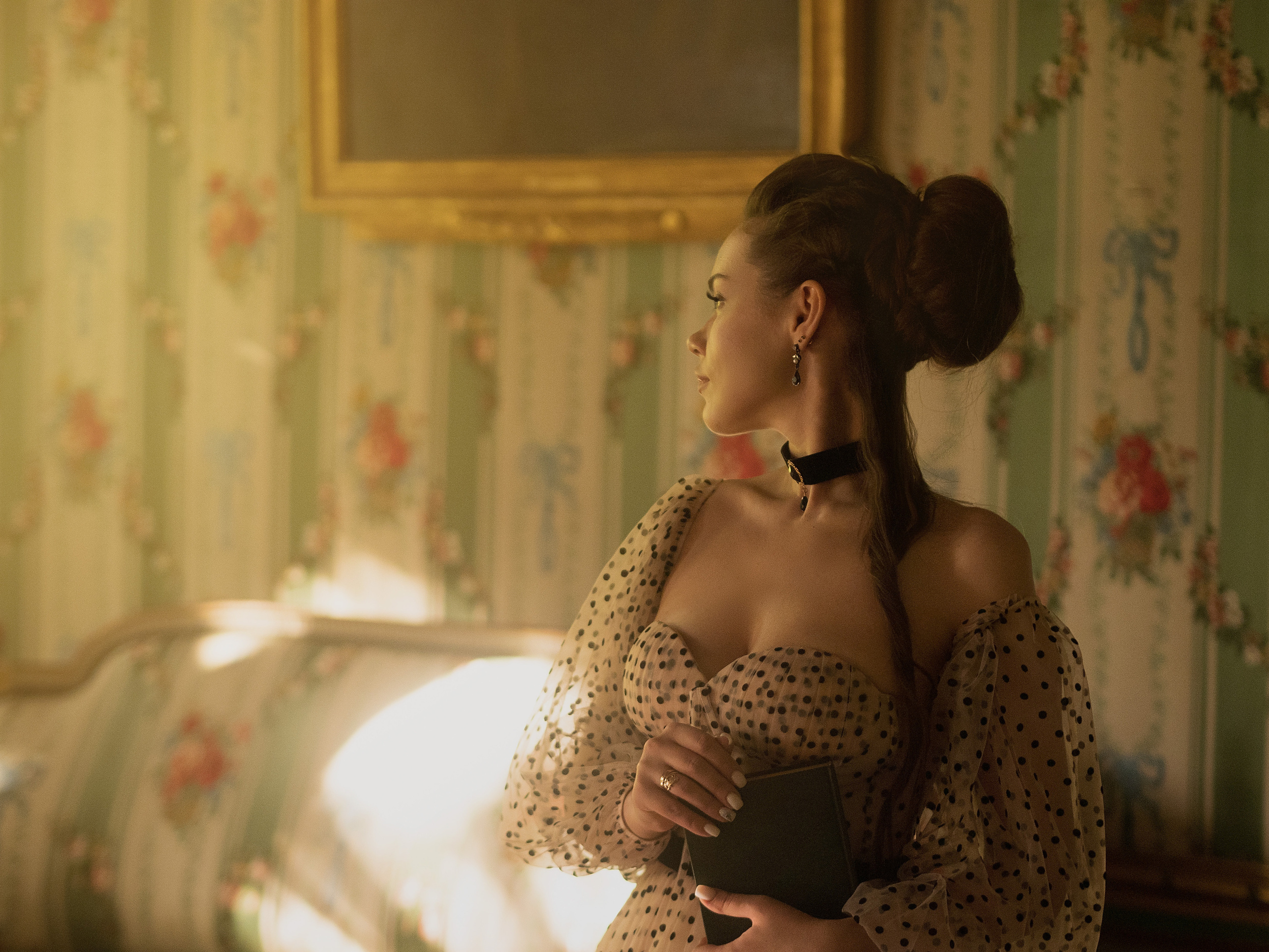 Женский портрет на природе. Семейный видеограф и фотограф