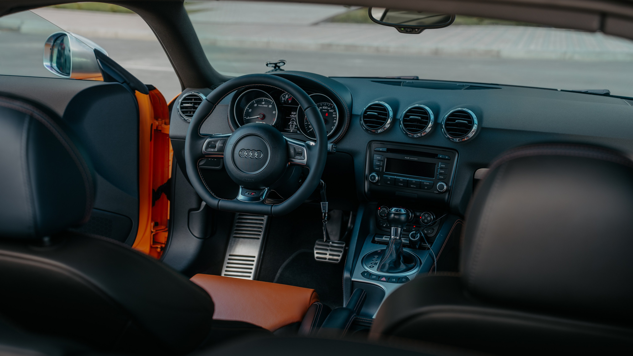 Audi TTs. Фотограф, видеограф и пилот дрона на Байкале