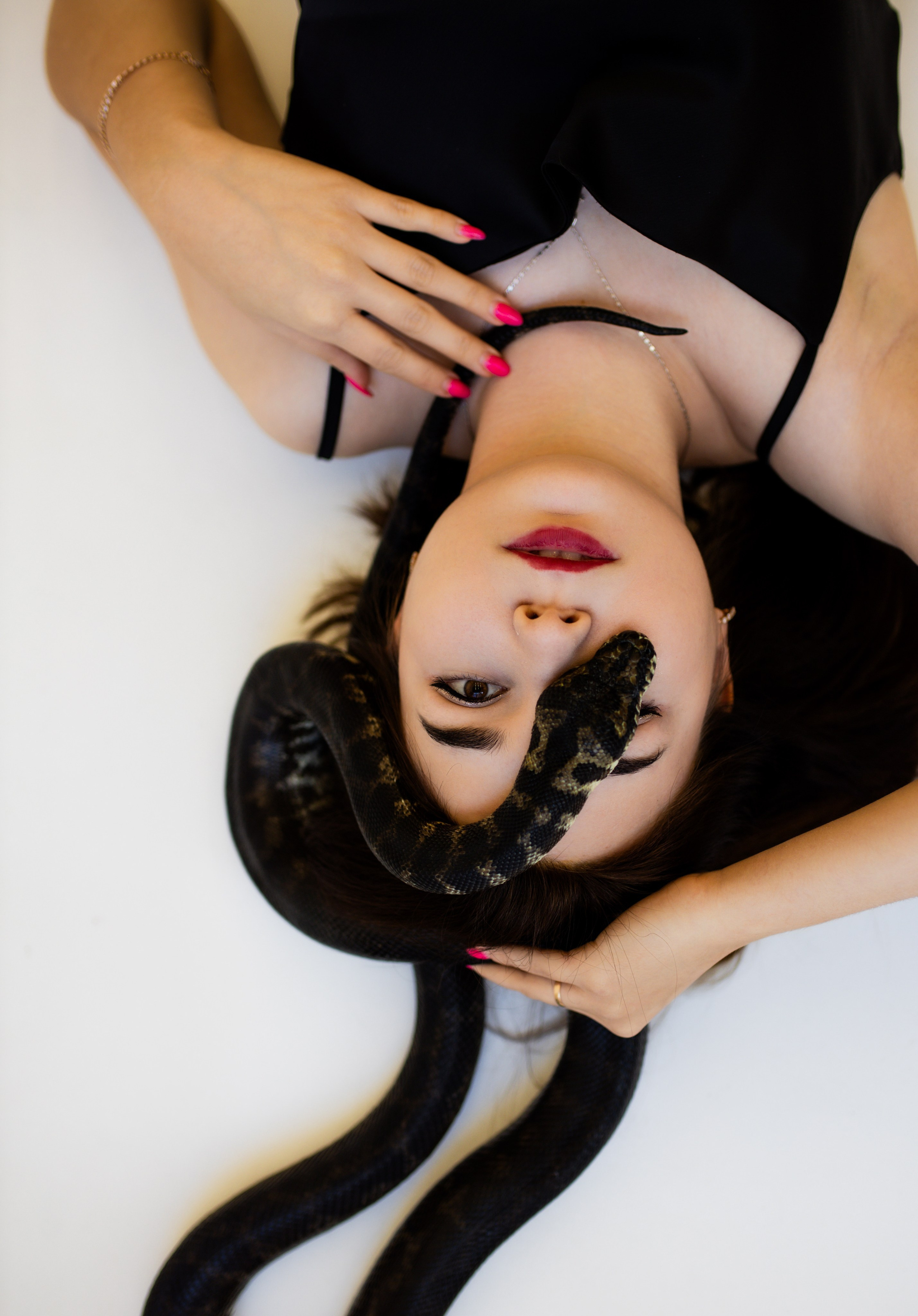 Фотосессии со змейкой. Свадебный и семейный фотограф Виолетта в Липецке