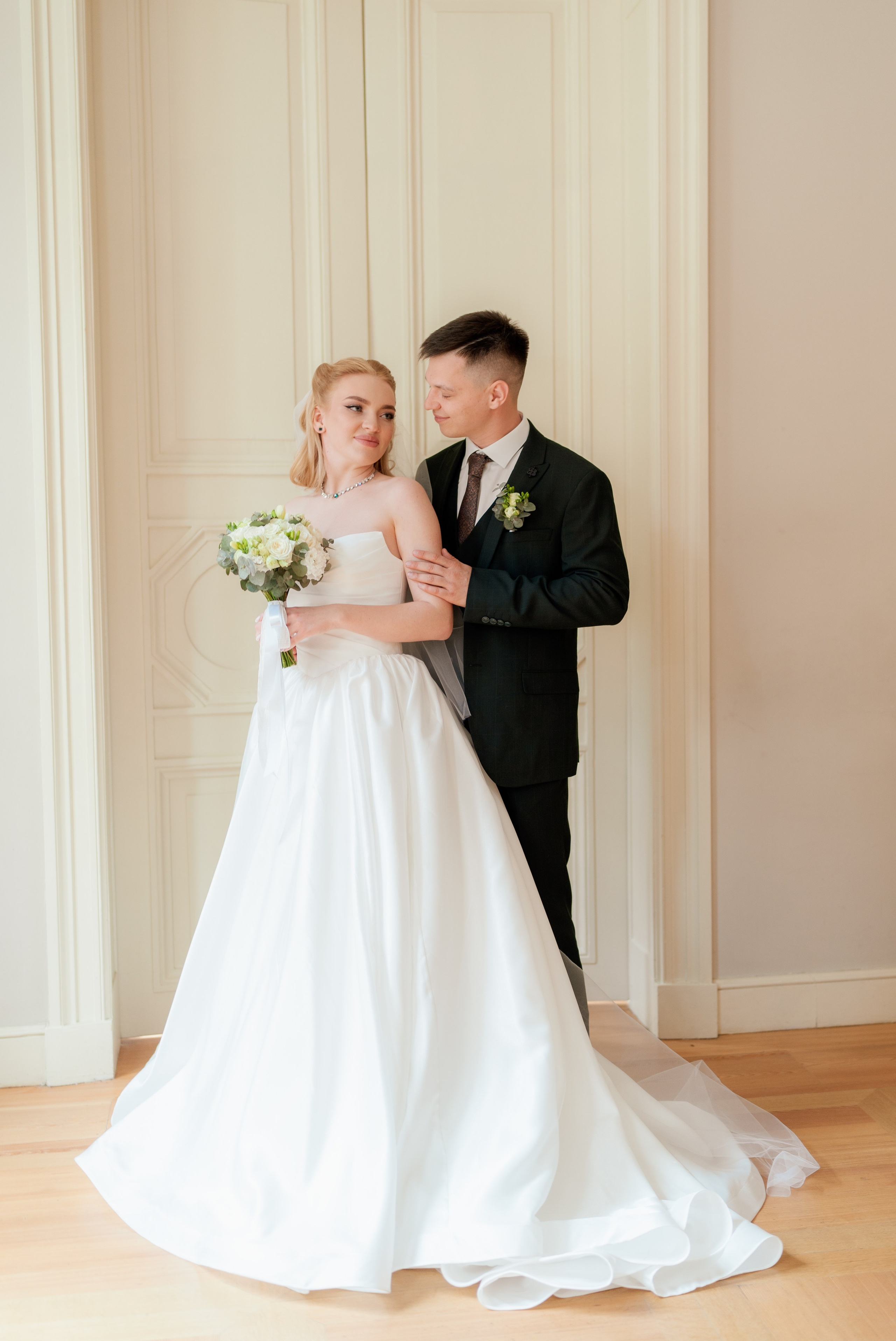 Алиса и Влад. Полный свадебный день (утро, усадьба, прогулка, выездная регистрация, банкет). Дата съемки 26.04.2025. Свадебный фотограф Москва