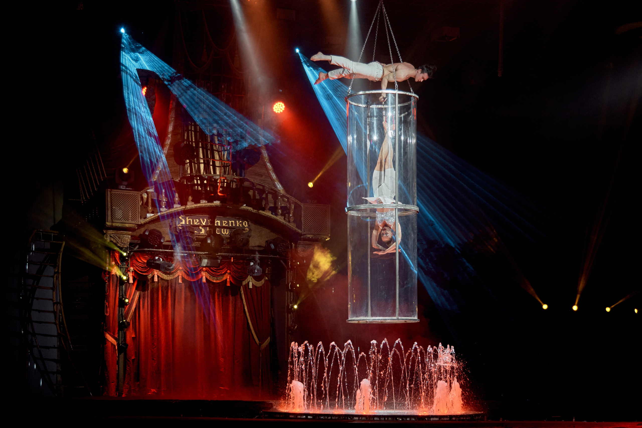 Цирк «На воде». Фотограф