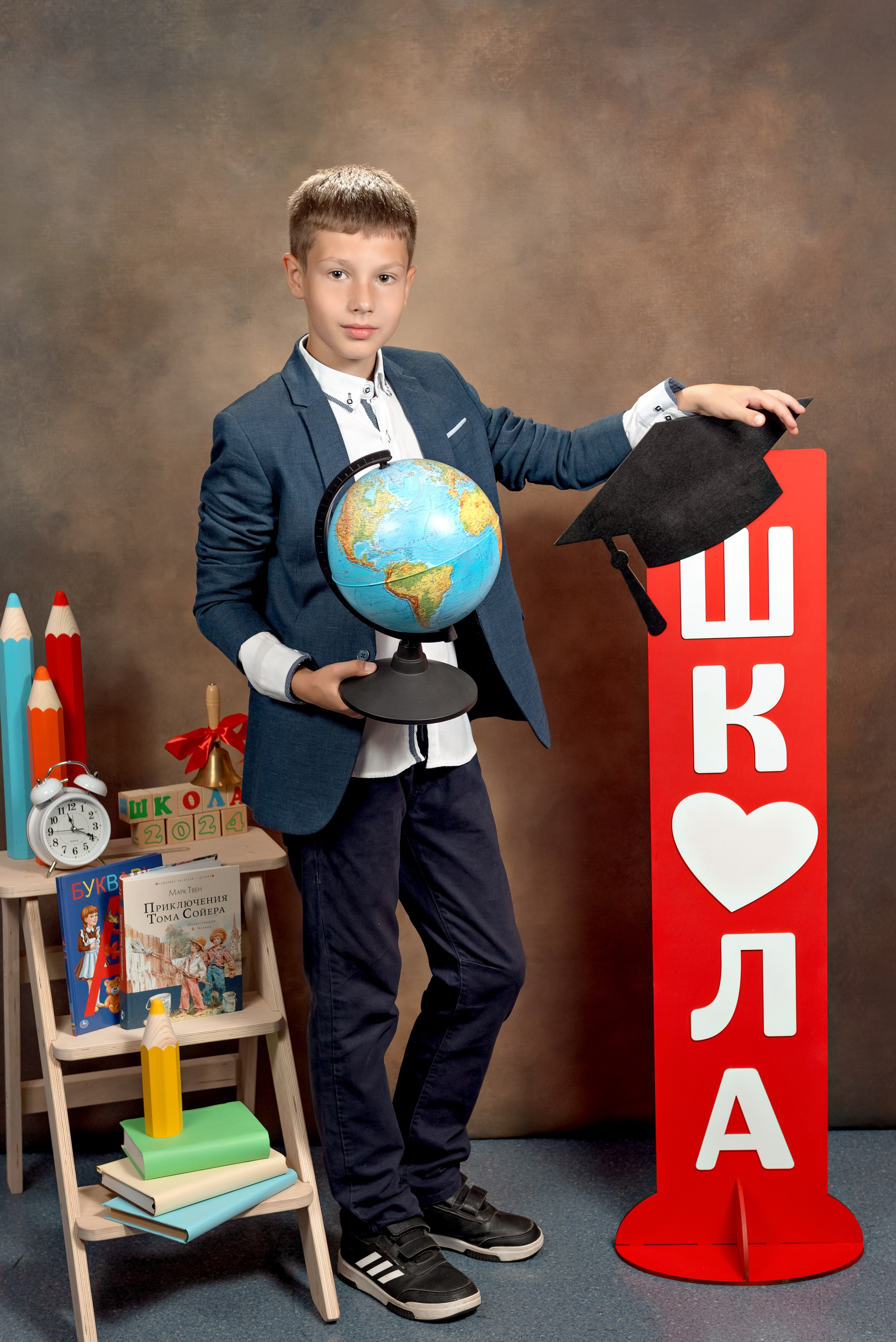 Фотопроект «Здравствуй, школа!» в студии. Выпускные альбомы в Туле Фотограф Юлия Чуракова