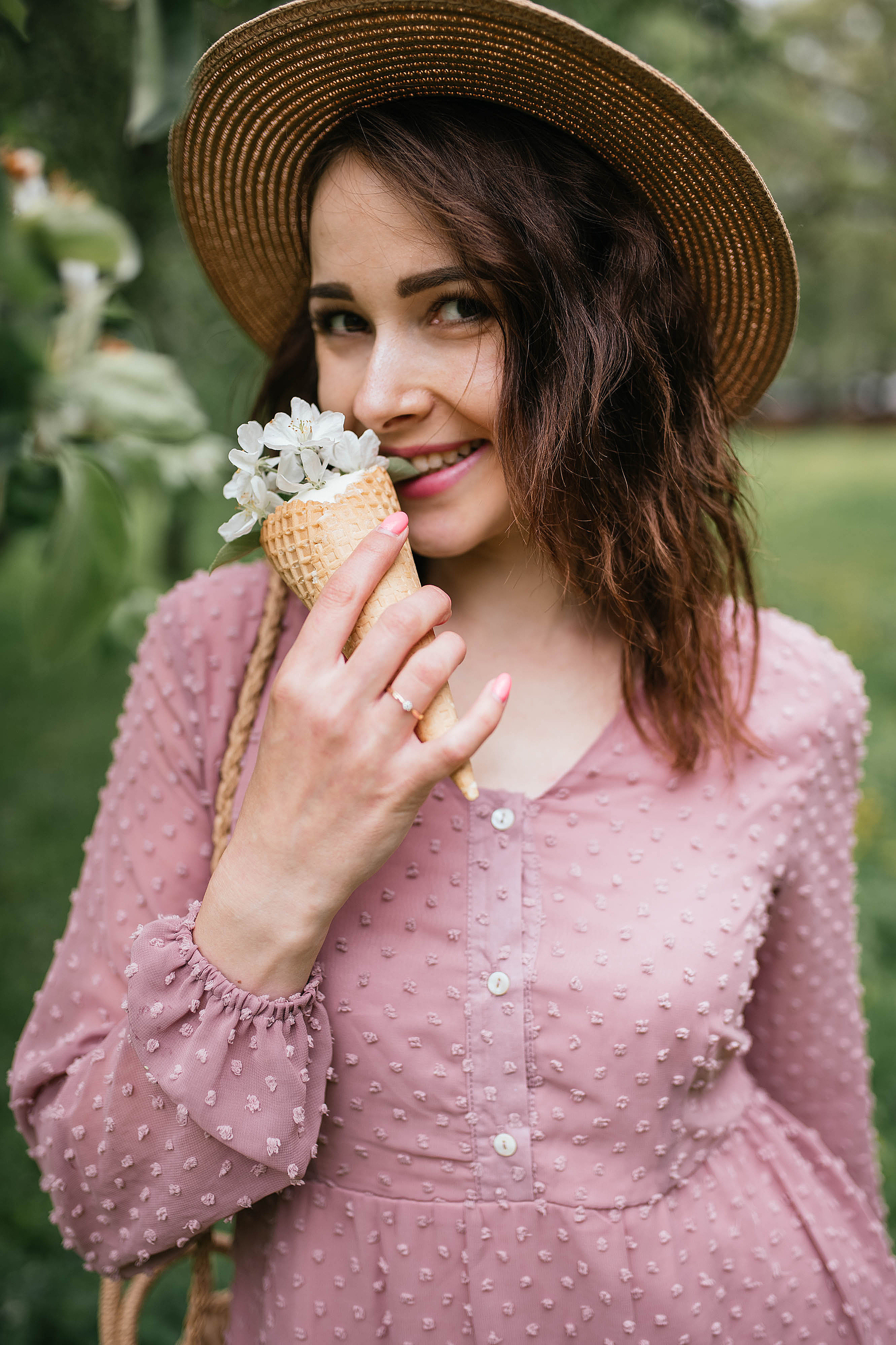 Съемки в цветущих садах. Свадебный, семейный фотограф в Рязани Лена Брант