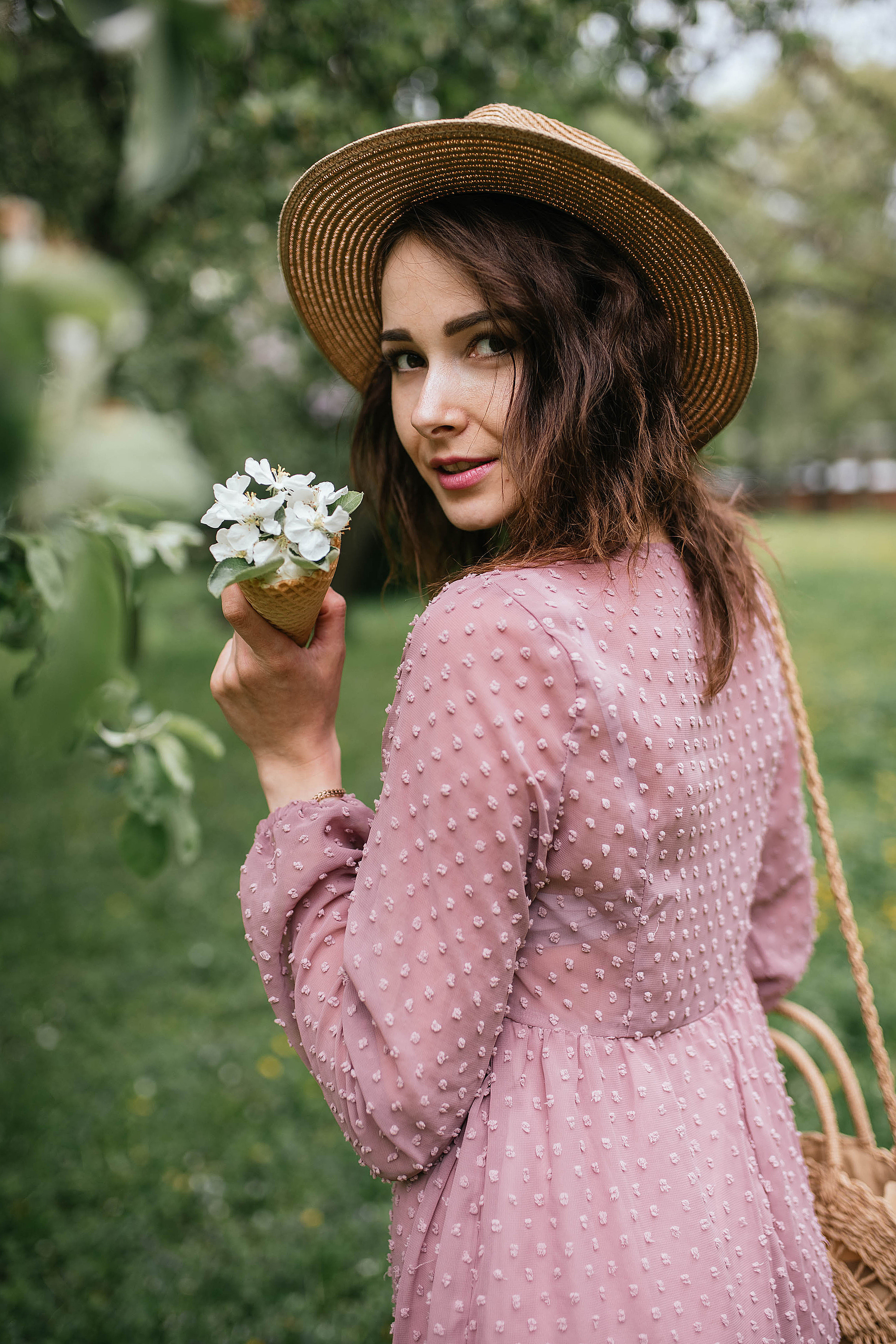 Съемки в цветущих садах. Свадебный, семейный фотограф в Рязани Лена Брант