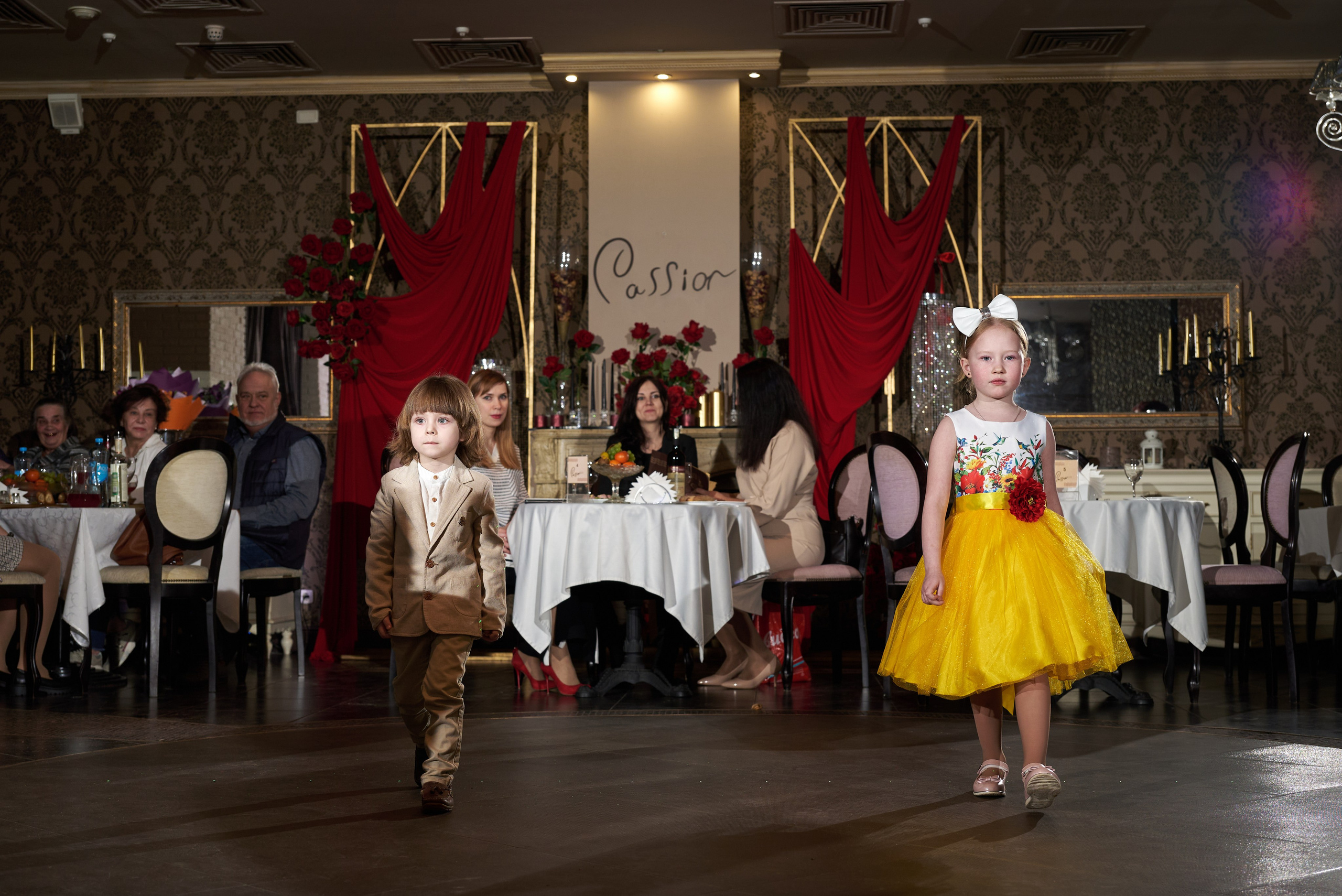 Фотограф на мероприятие, банкет, торжество, репортаж Старый Оскол. Профессиональный фотограф Старый Оскол, Губкин — свадьба, венчание, крещение, юбилей и день рождения