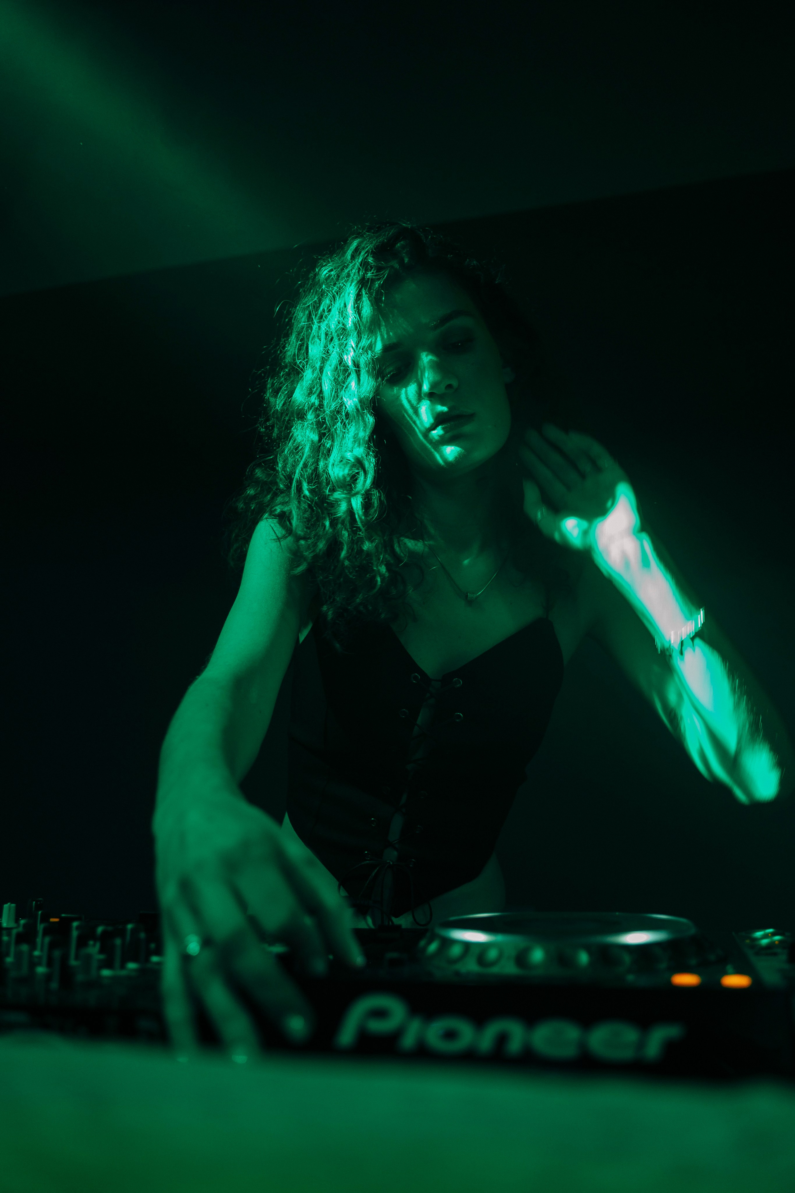 TONES. NIGHT VISION ФОТОГРАФЫ И ВИДЕОГРАФЫ СПБ