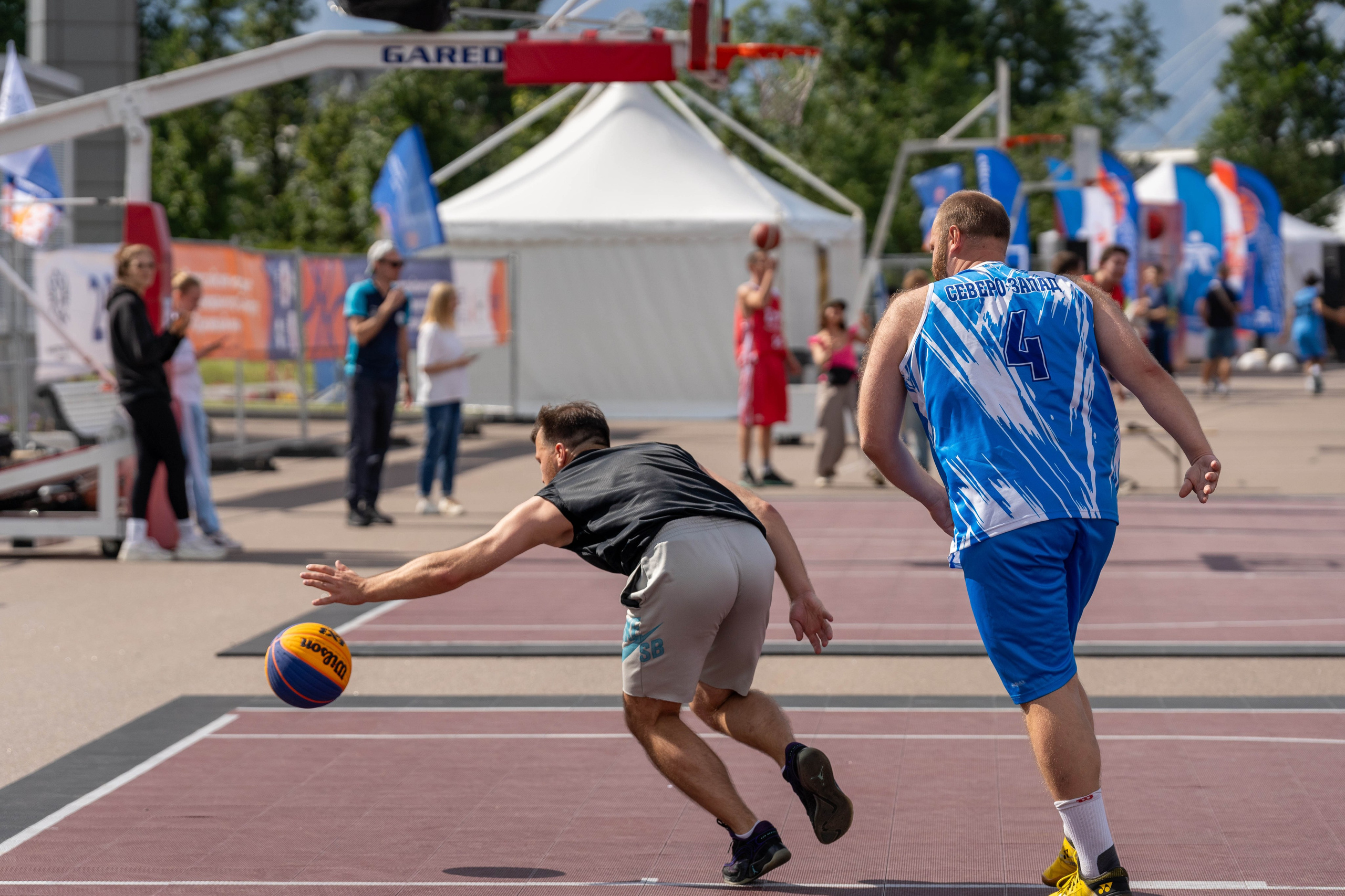 Репортажный снимок спортивного фотографа Санкт-Петербурга с турнира баскетбола 3х3