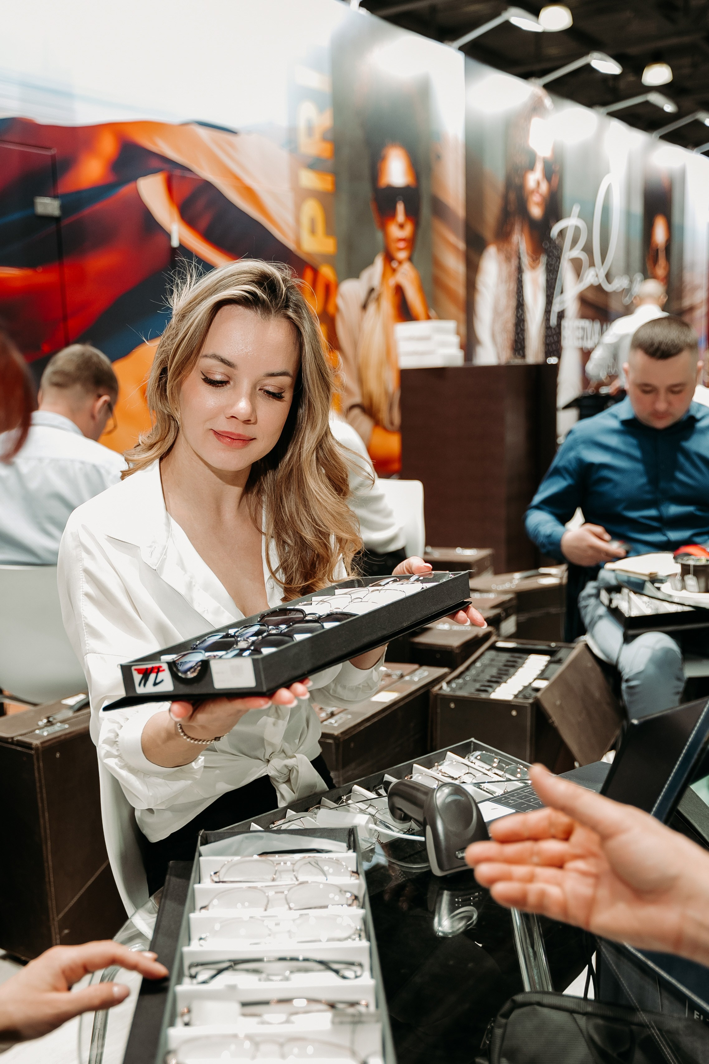 Оптическая_выставка. Репортажный и свадебный фотограф в Москве Рая Небогатова