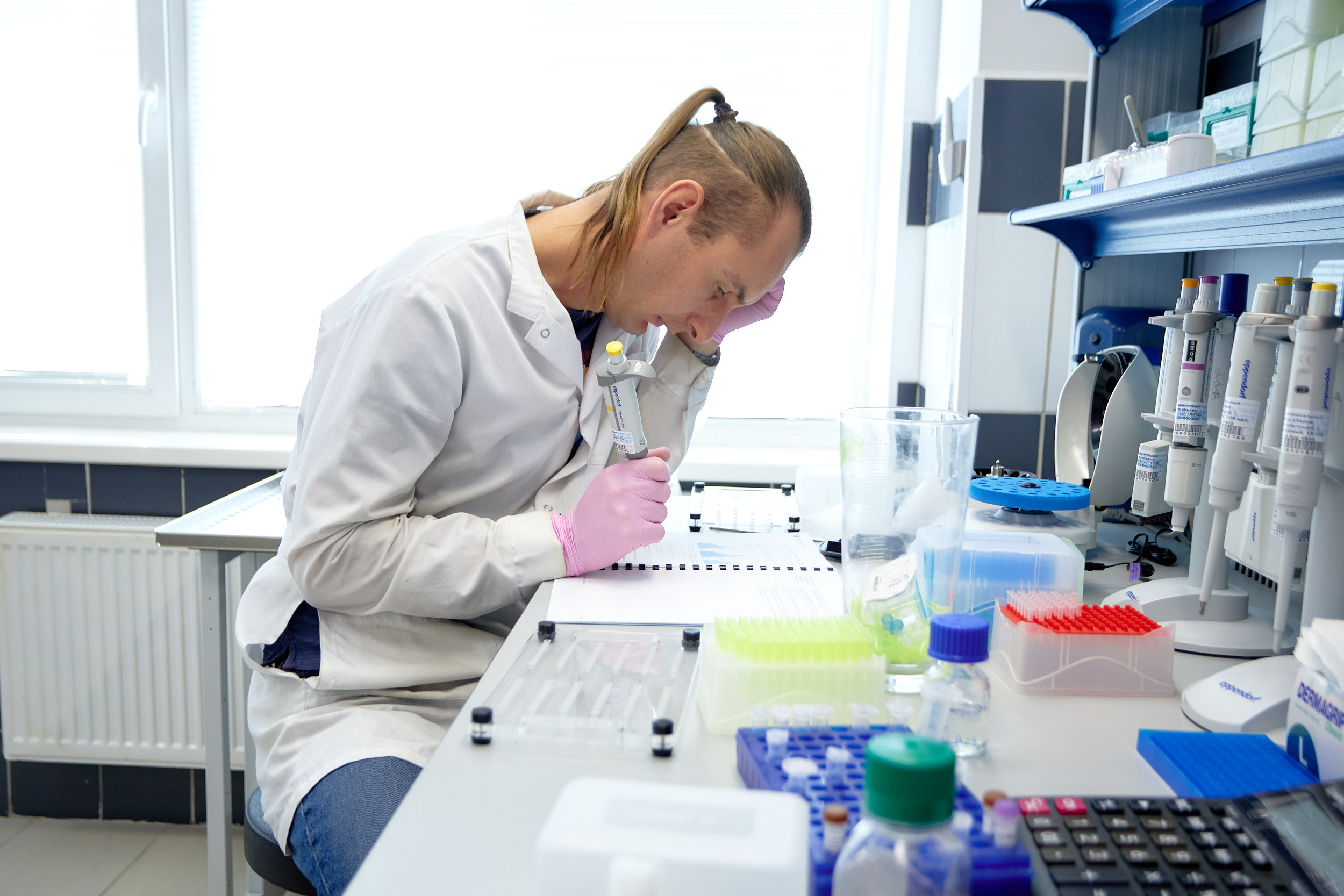 Лаборатории ДВФУ. Репортажный фотограф Владивосток Анастасия Сокольникова