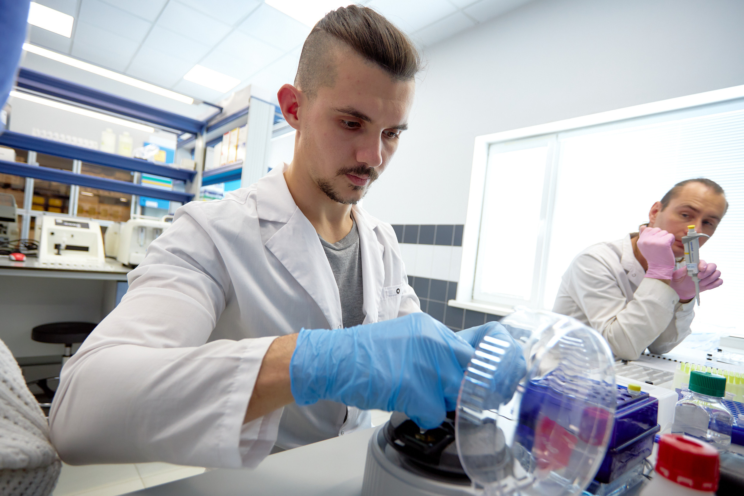 Лаборатории ДВФУ. Репортажный фотограф Владивосток Анастасия Сокольникова