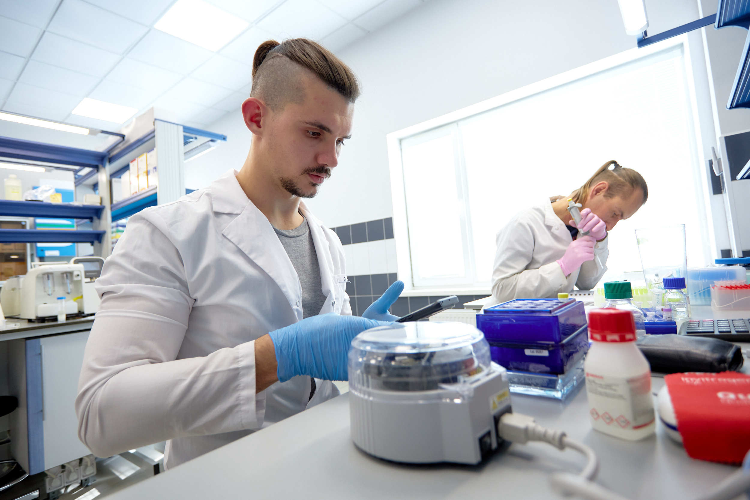 Лаборатории ДВФУ. Репортажный фотограф Владивосток Анастасия Сокольникова