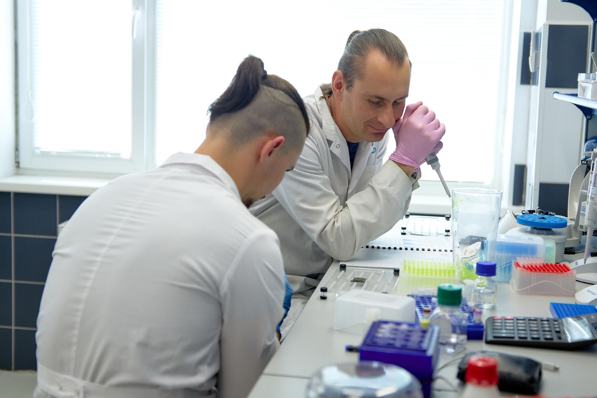 Лаборатории ДВФУ. Репортажный фотограф Владивосток Анастасия Сокольникова