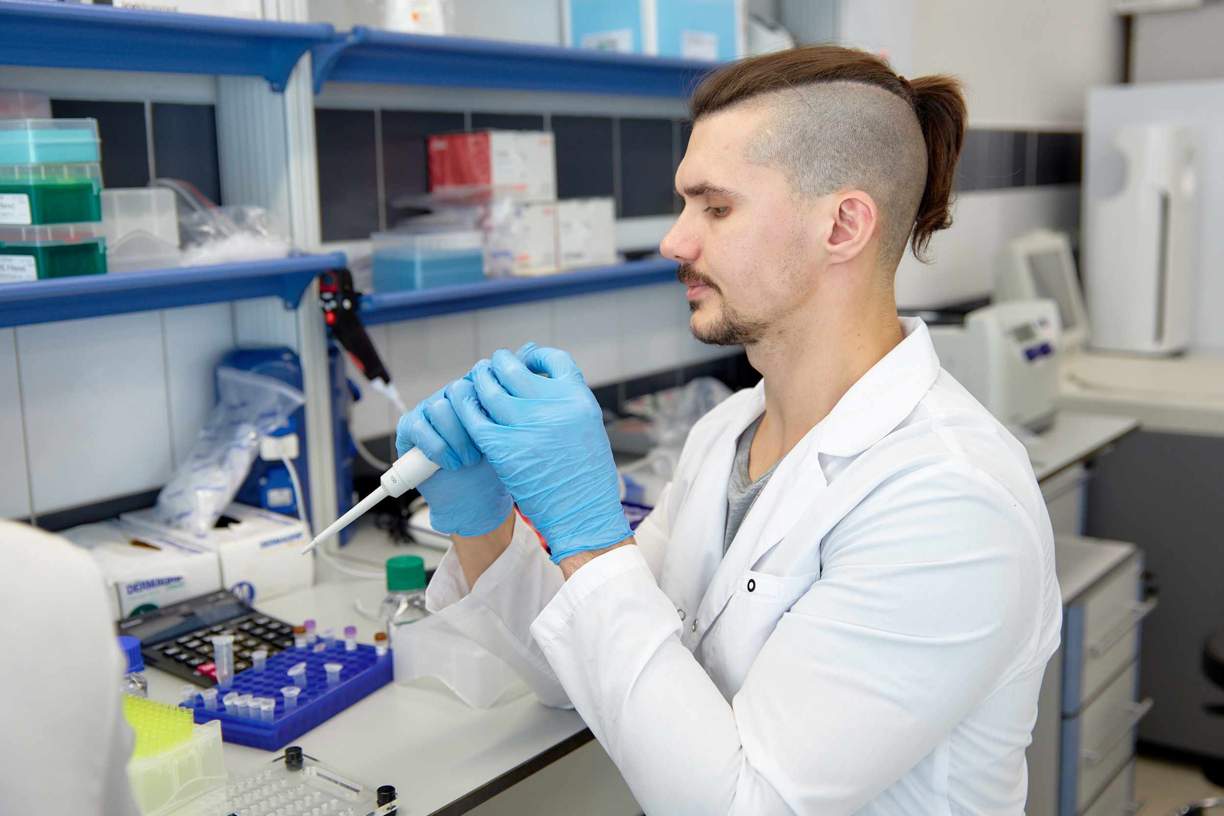 Лаборатории ДВФУ. Репортажный фотограф Владивосток Анастасия Сокольникова