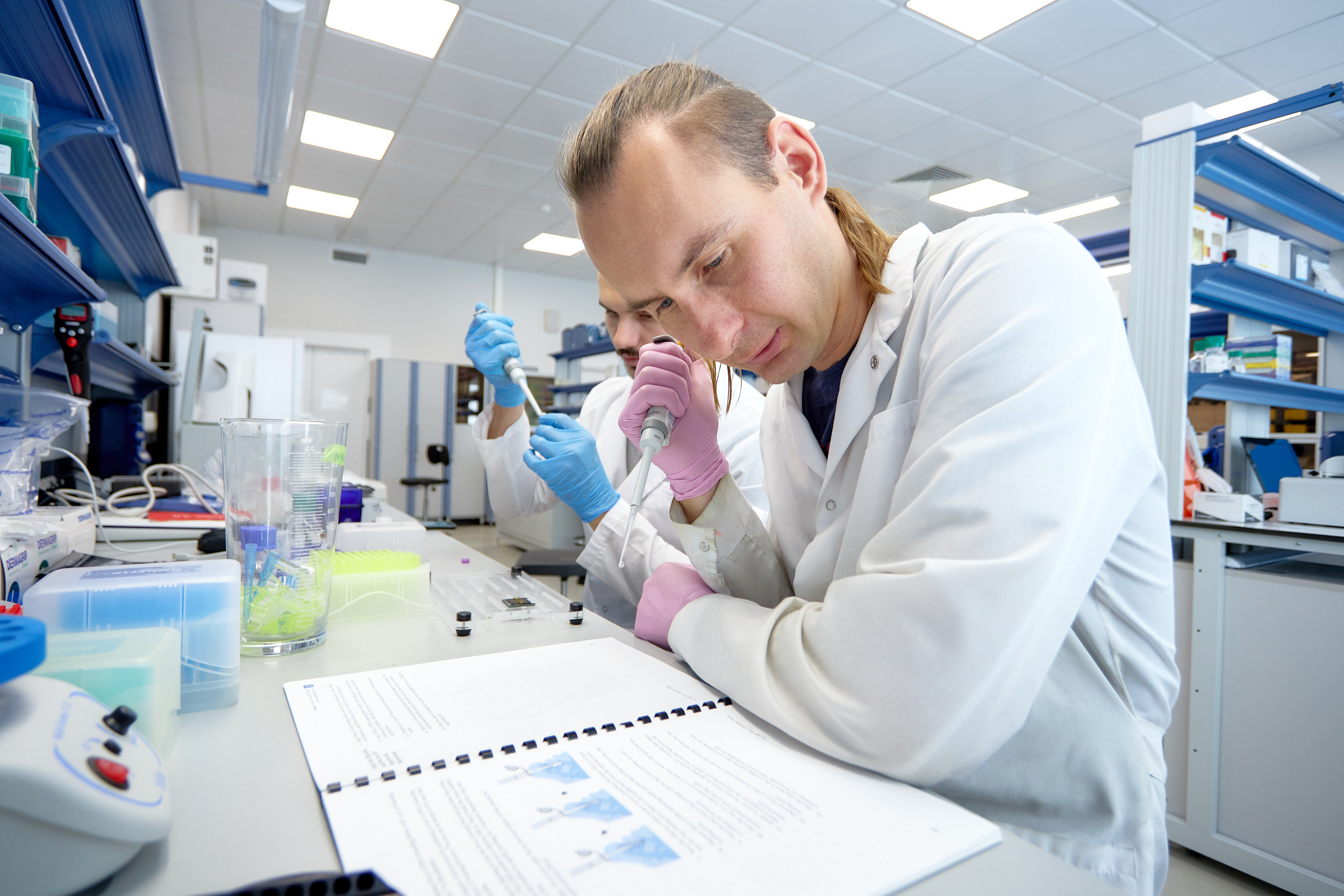 Лаборатории ДВФУ. Репортажный фотограф Владивосток Анастасия Сокольникова