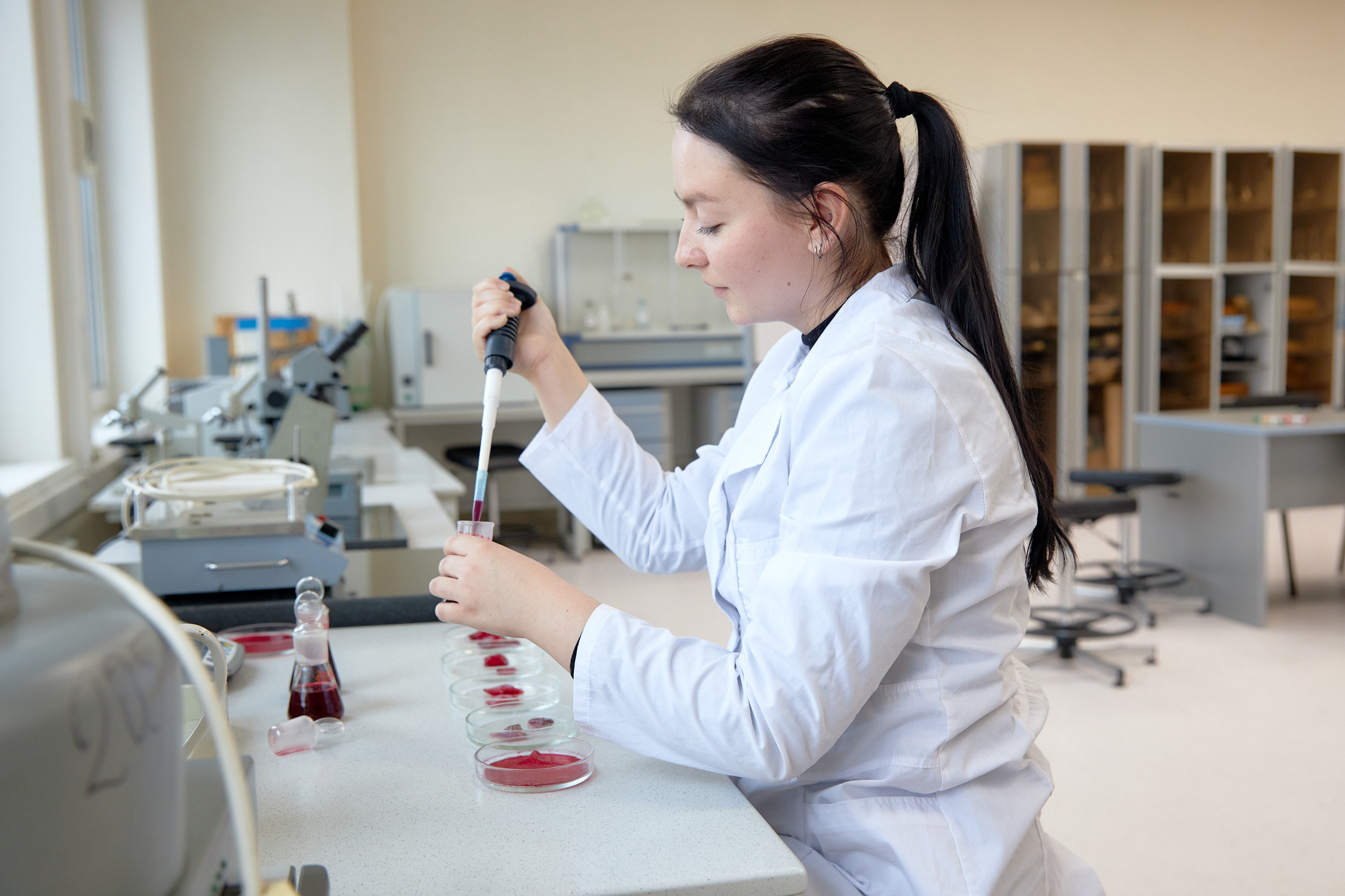 Лаборатории ДВФУ. Репортажный фотограф Владивосток Анастасия Сокольникова