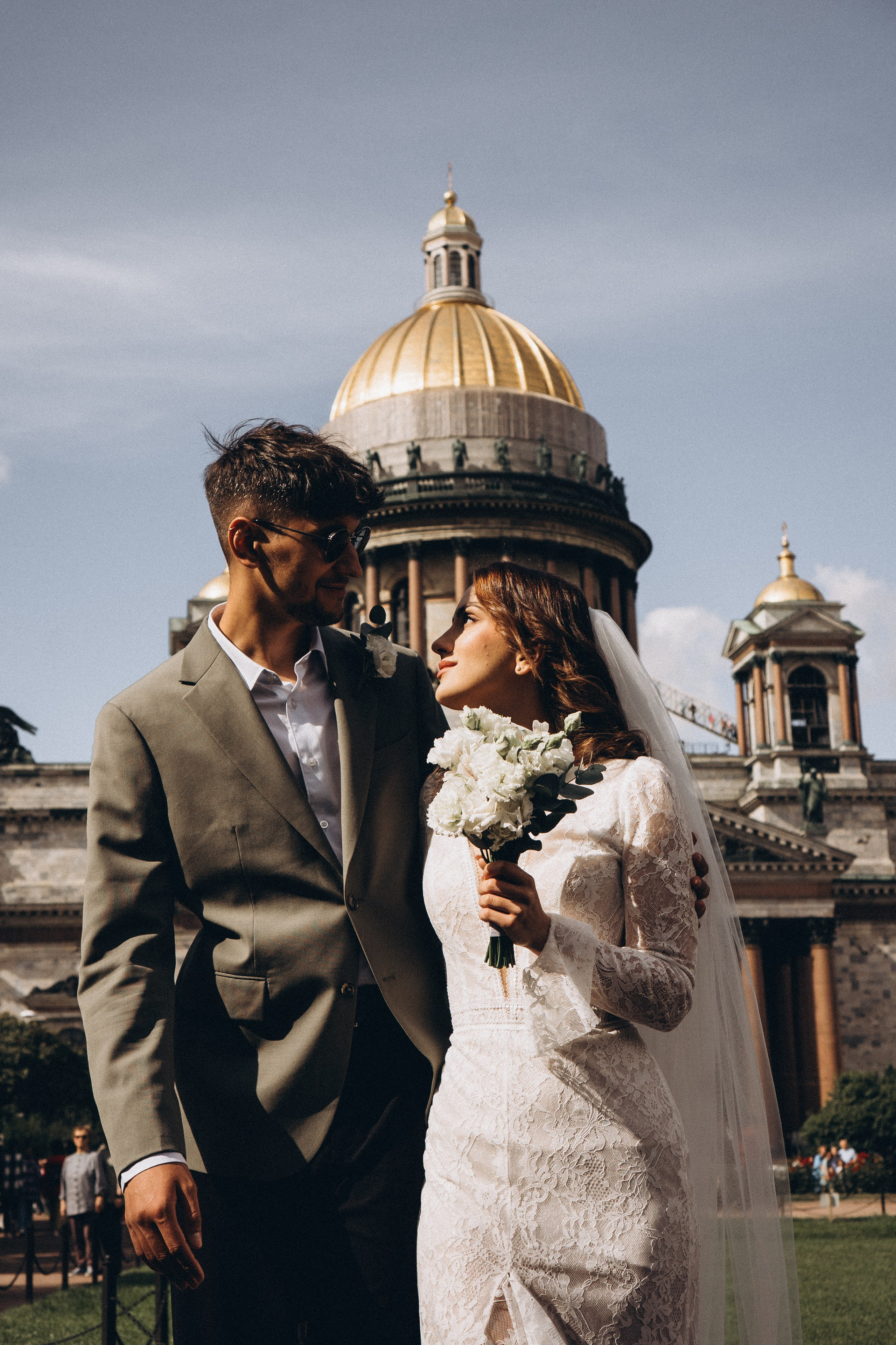 СВАДЕБНАЯ ПРОГУЛКА ВОЗЕ ИСАИКЕВСКОГО СОБОРА АСТОРИИ И ЗАКОНОДАЛЕТНОГО СОБРАНИЯ. Профессиональный фотограф, Санкт-Петербург — Виктория Богомолова