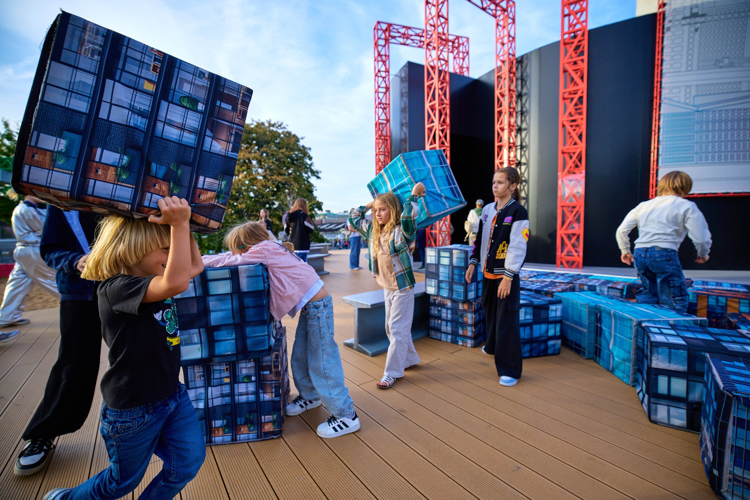 Репортажная фотосъемка презентации городского проекта Москва 2030 у Москвы-реки