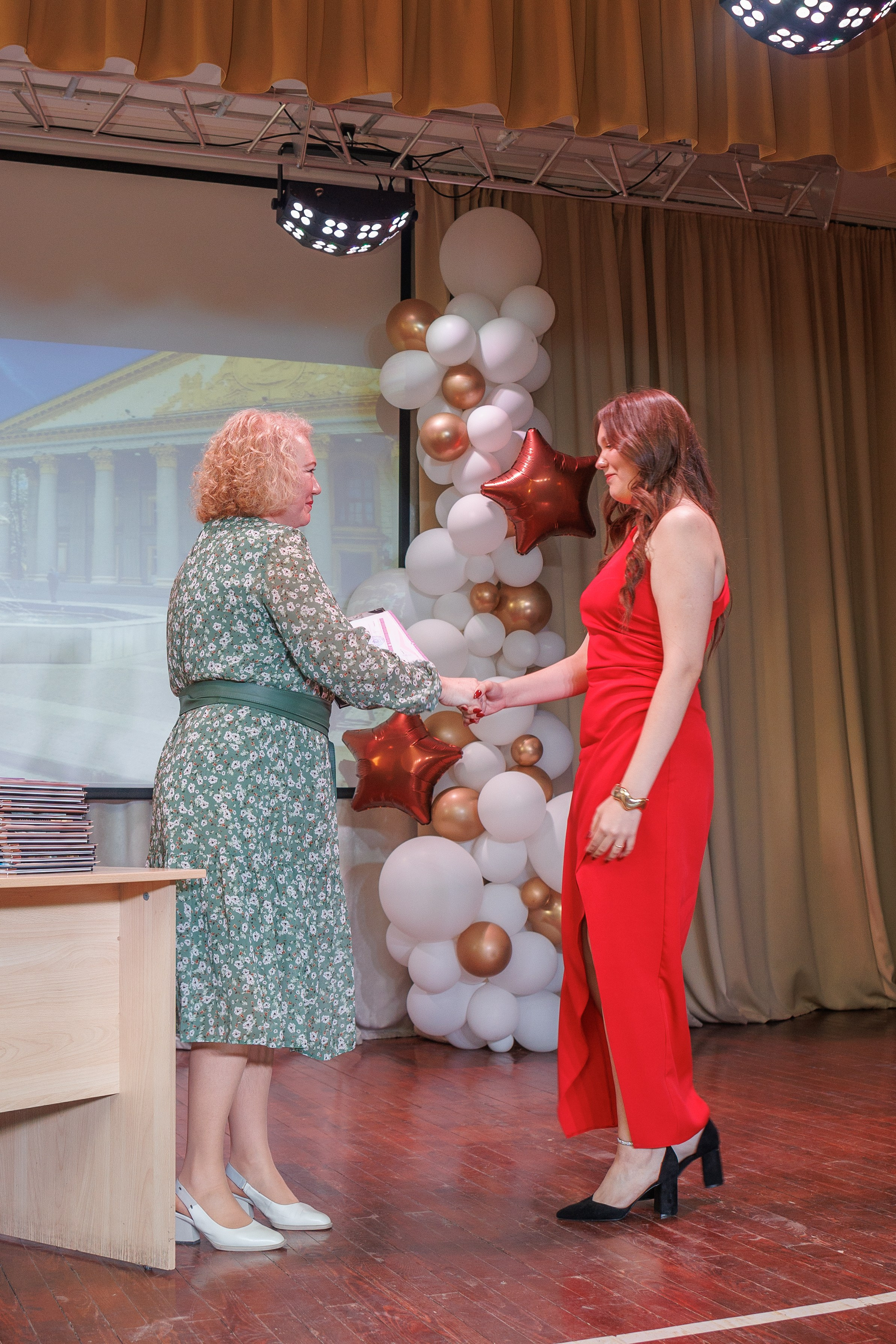 Вручение аттестатов. Свадебный и семейный фотограф в Новосибирске Ирина Дорошкова