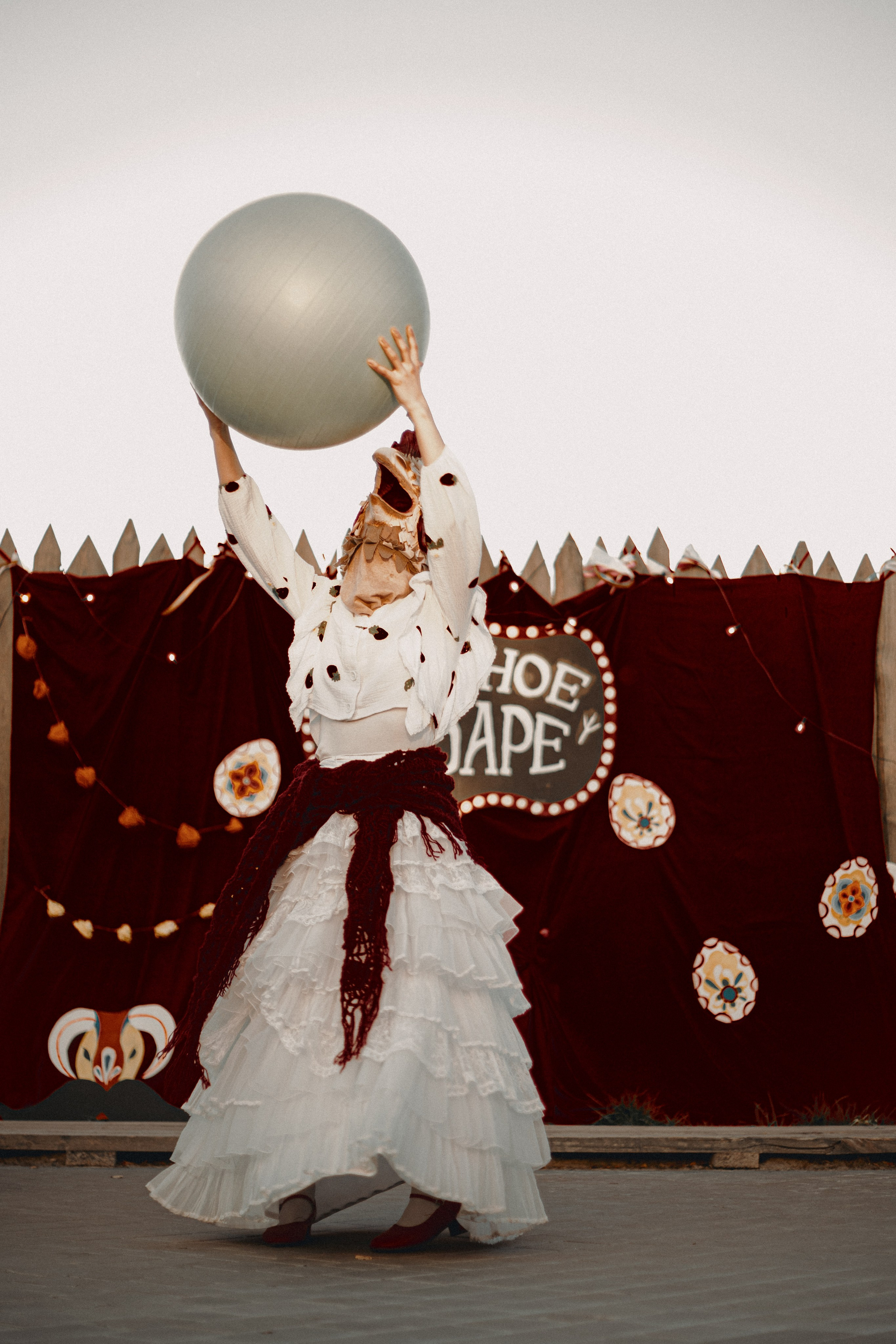 Спектакль «Куриное кабаре» от Свободного молодежного театра | Тобольск. Арт-фотограф Крис Л. в Тобольске: портрет, семейные, свадьбы