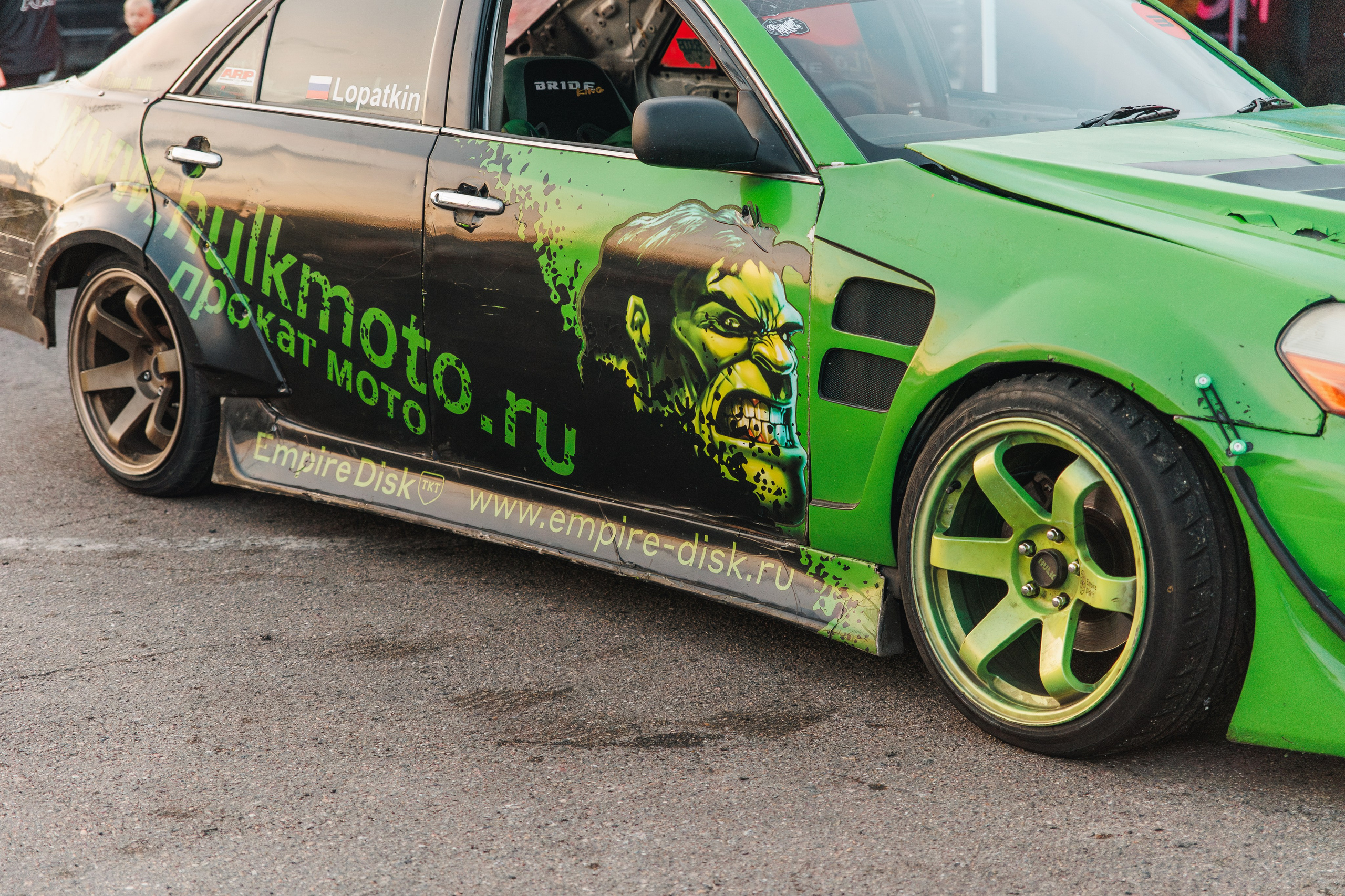 Выставка и дрифт машин. Репортажный фотограф. Москва. Алина Ланская