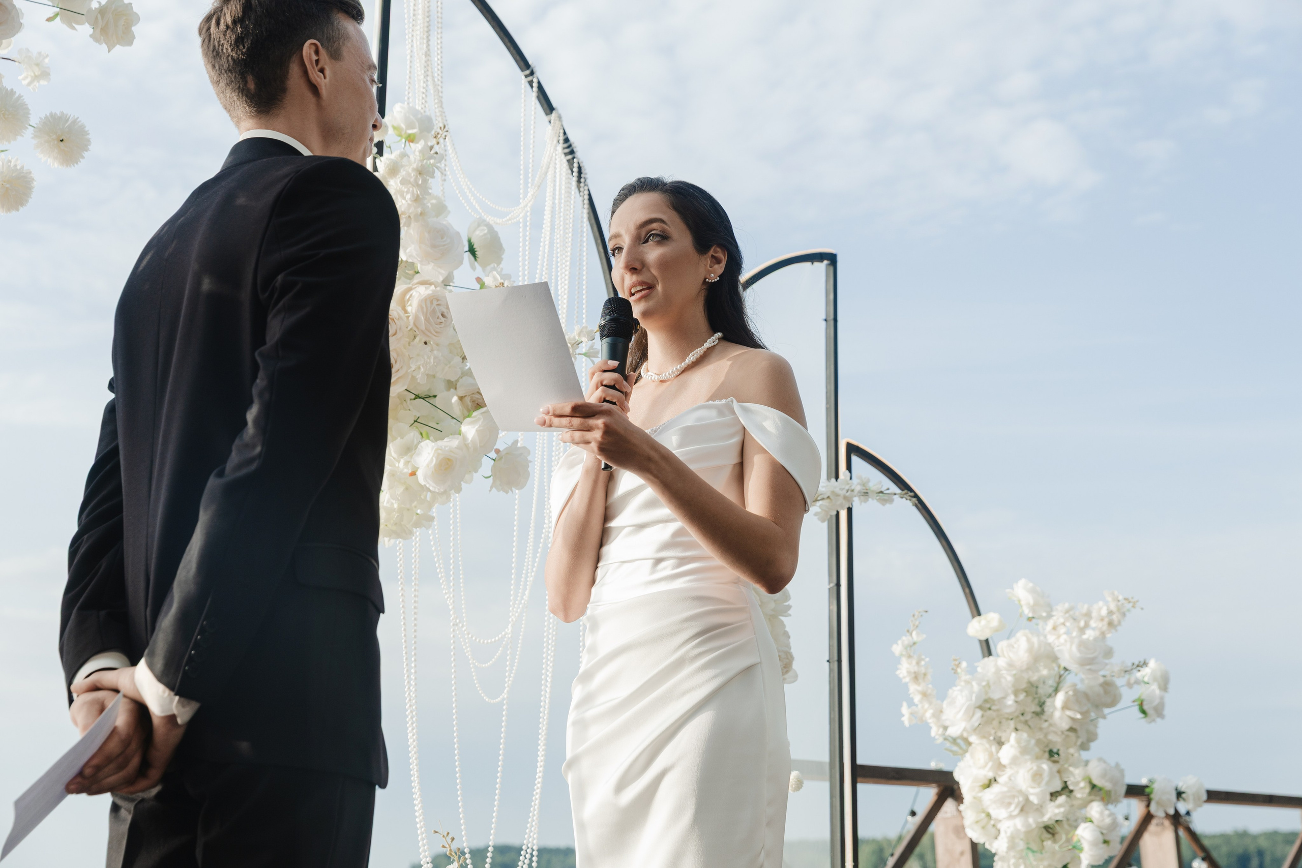 Свадебная фотосессия на берегу реки для Ивана и Влады в Н.Новгороде