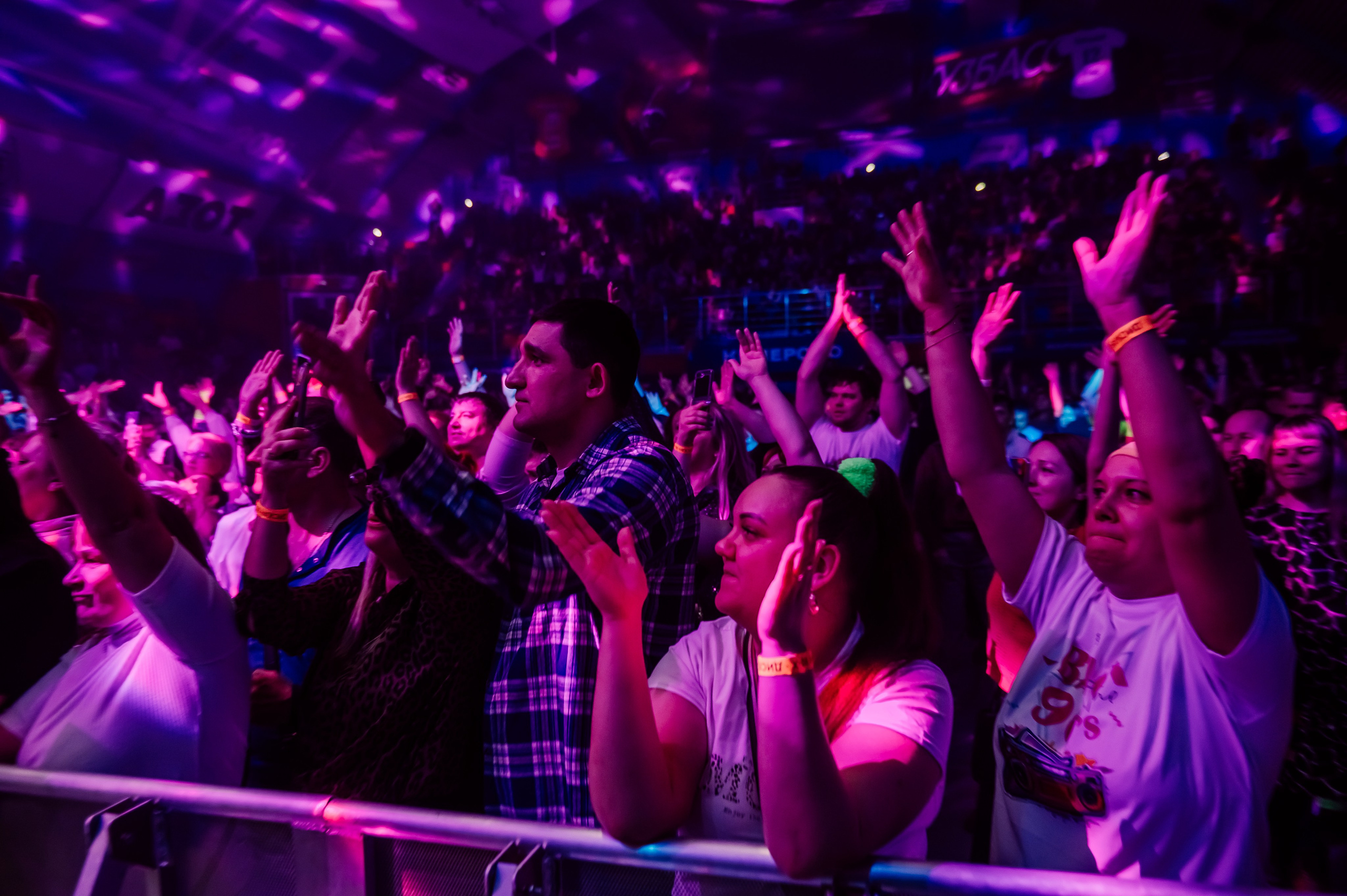 Дискач 90-х в Кемерово, СРК Арена. Детский фотограф, семейный фотограф и репортажи в Кемерово