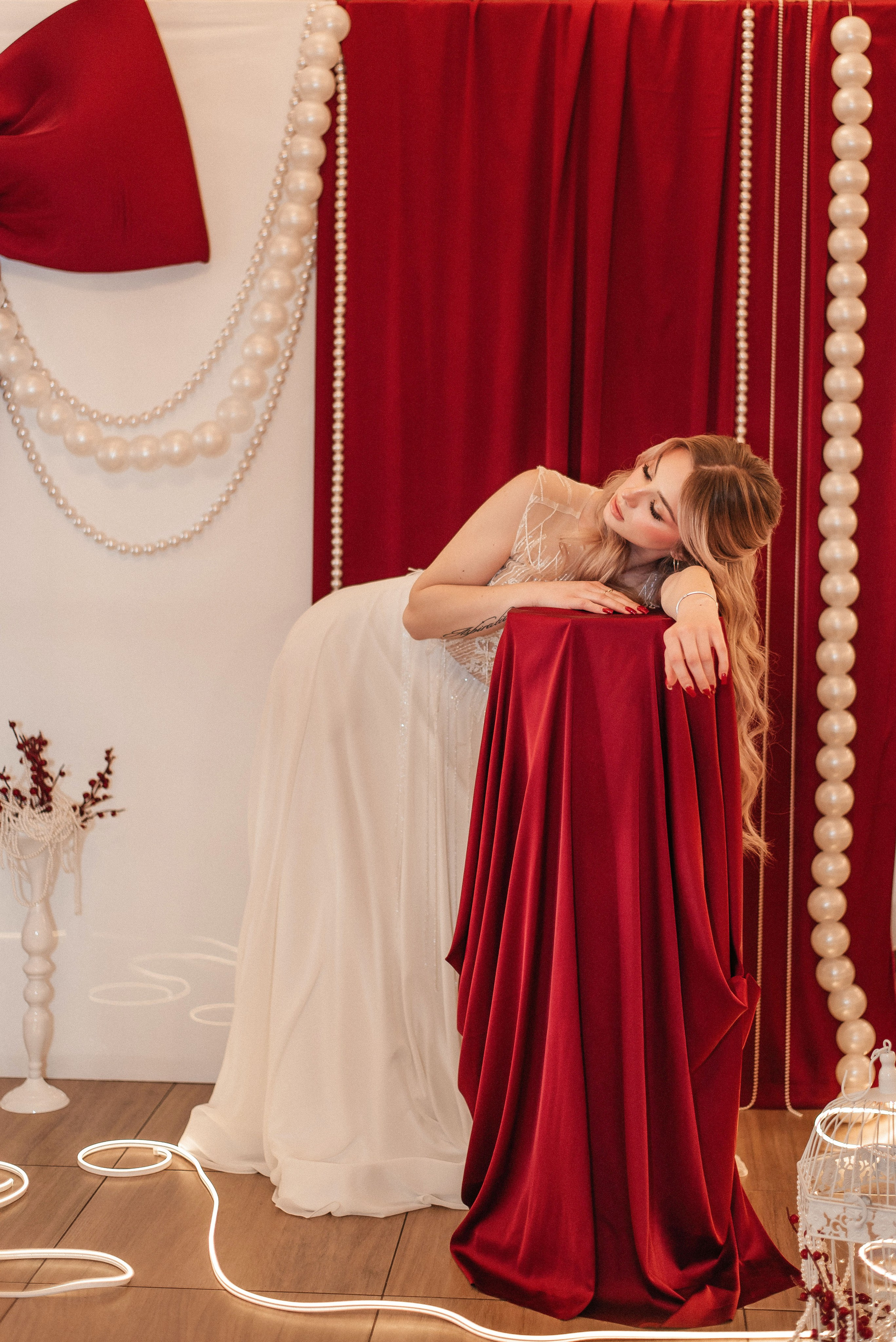 На фотозоне. Свадебный и портретный фотограф lifestyle