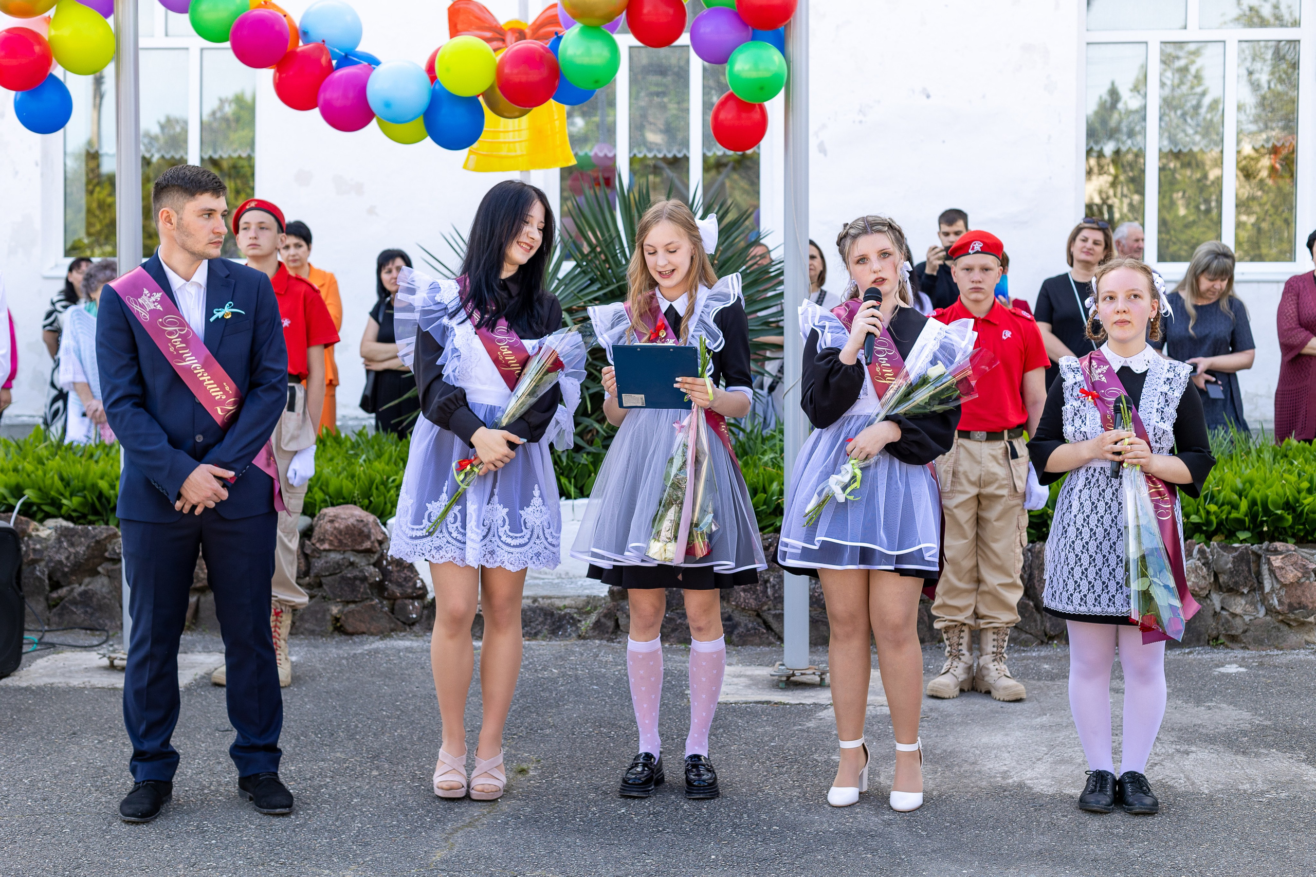 Последний звонок. Выпускные альбомы Майкоп, Краснодар Елена Золотарева