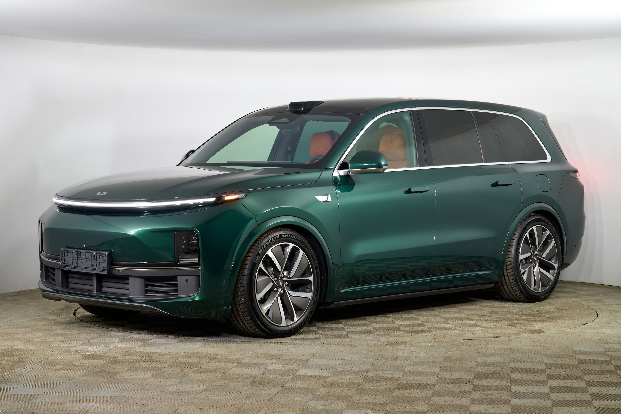 Lixiang L9. Фотограф Николай Прокофьев модельные тесты в Москве