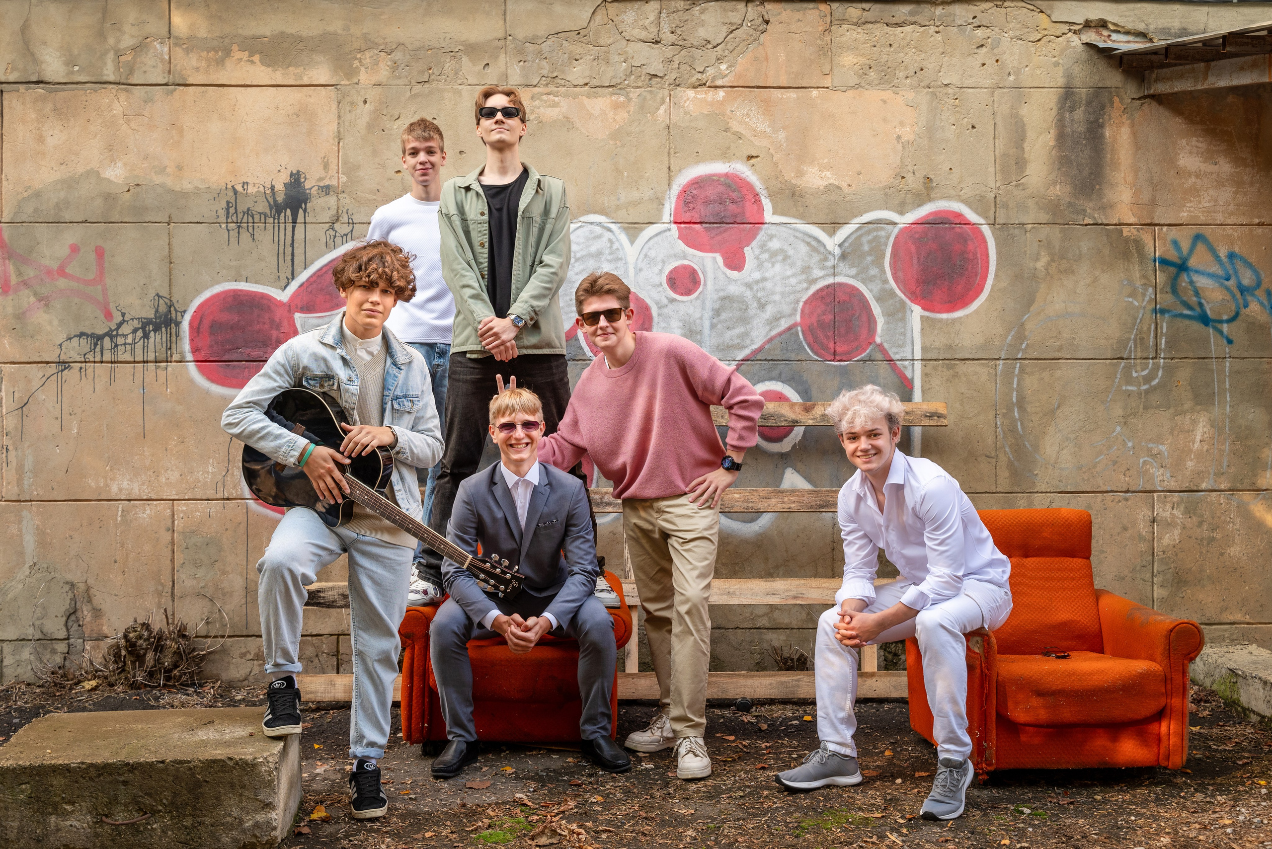 Осенние фотосессии классов в городе для ваших выпускных альбомов. Выпускные альбомы в городе Саров