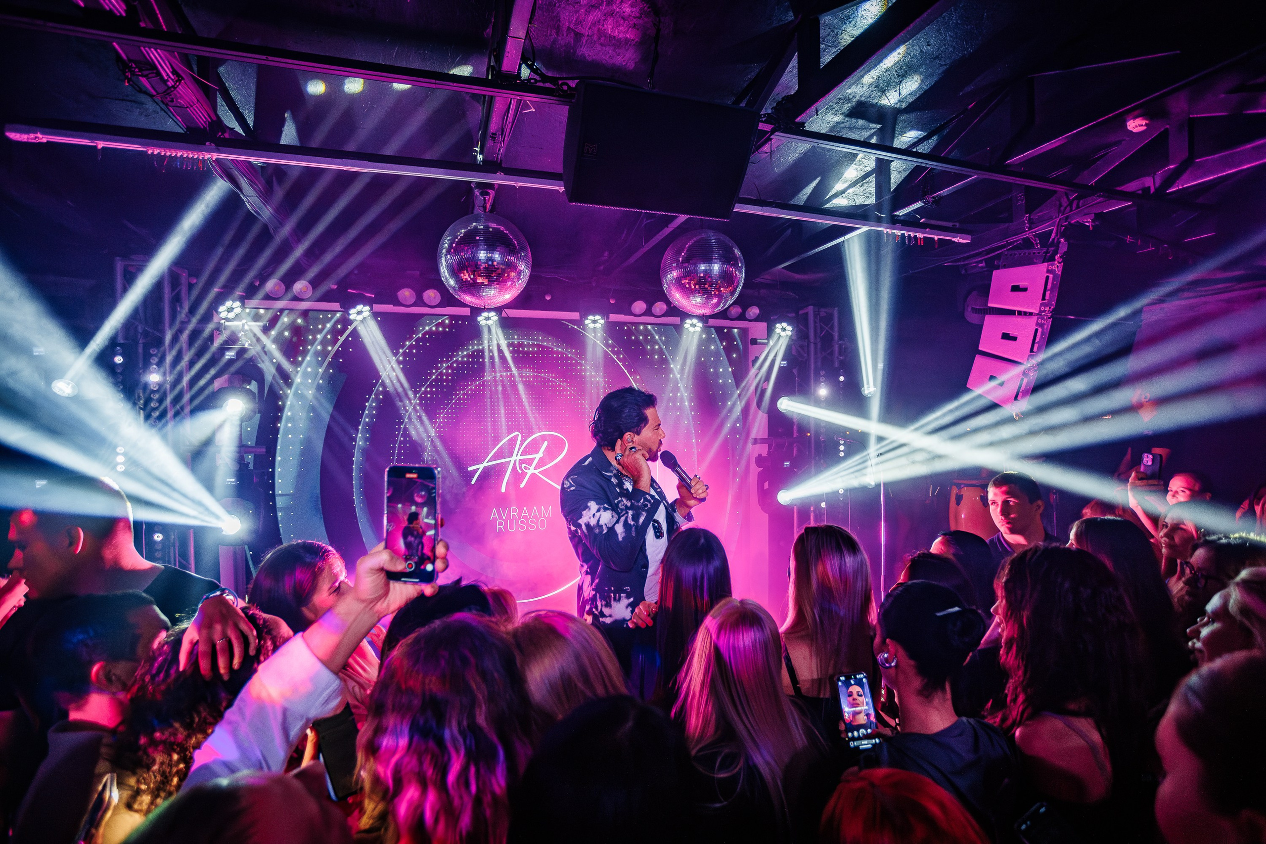 «АВРААМ РУССО"_Чайка на пляже_Ялта_21.06.2025. Аминов Руслан | Фотограф