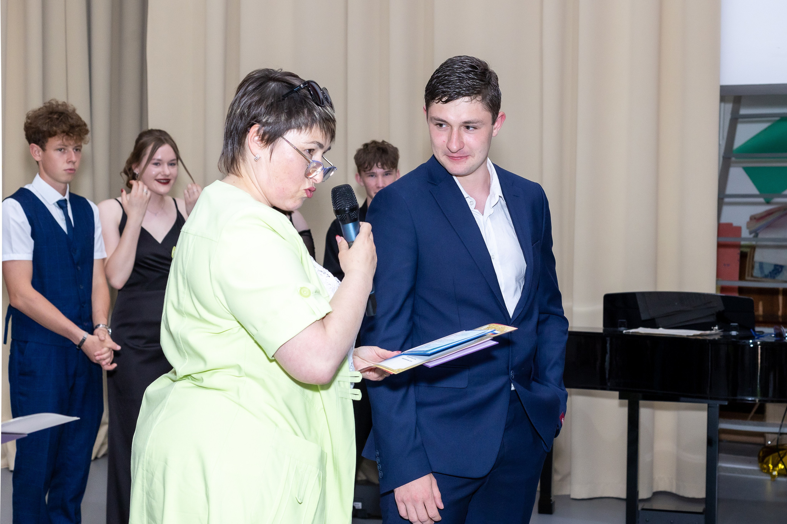 Вручение аттестата 2025. Выпускные альбомы Майкоп, Краснодар Елена Золотарева