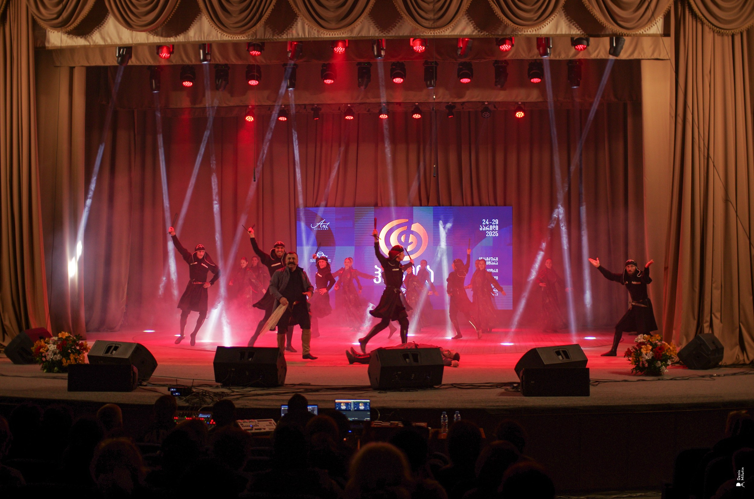 Танцы в Хоби. Портретный фотограф Денис Милютин