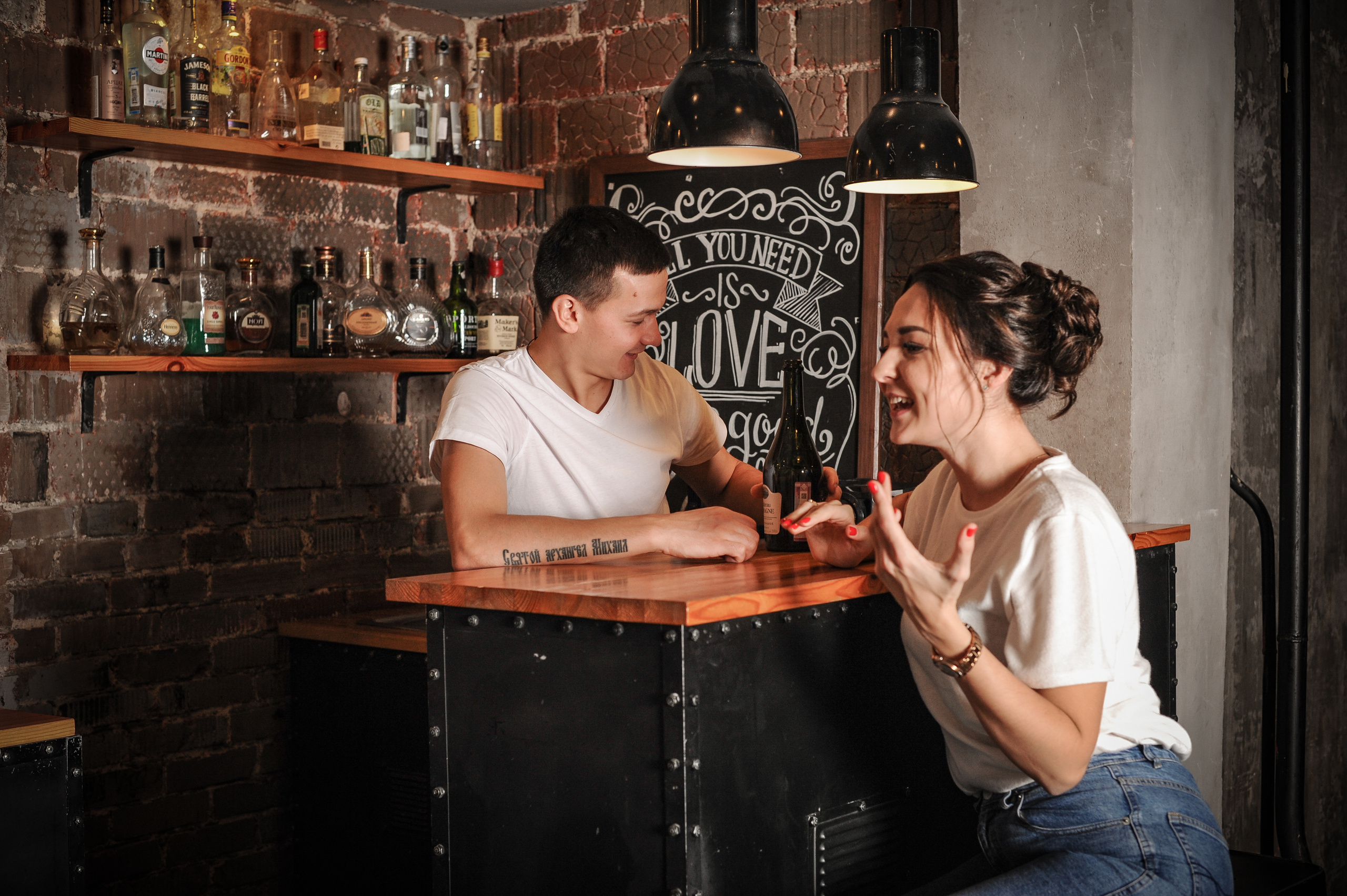 В баре. Свадебный и семейный фотограф в Москве и Европе Евгения Амелина