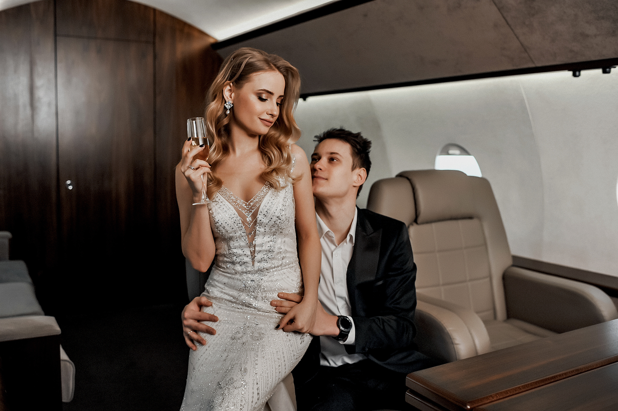 Свадебная фотосессия в самолете. Свадебный и семейный фотограф в Москве и Европе Евгения Амелина