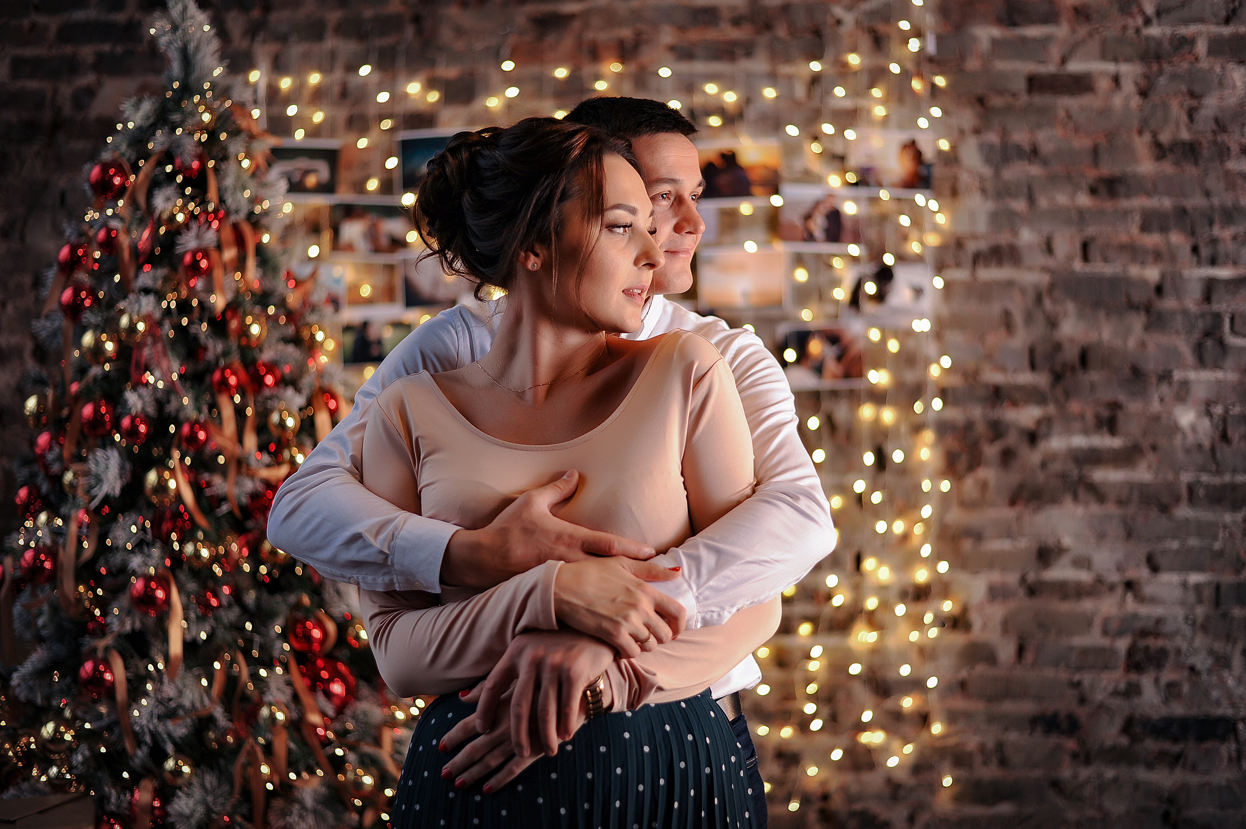 Новогодгняя фотосессия парня и девушки. Свадебный и семейный фотограф в Москве и Европе Евгения Амелина