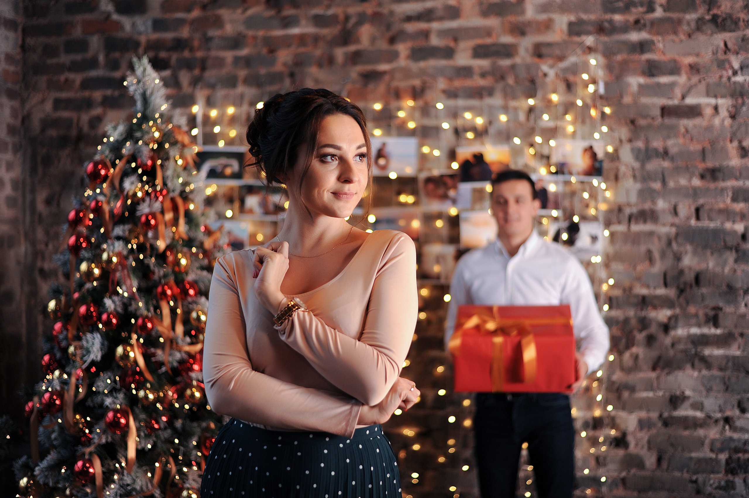 Новогодгняя фотосессия парня и девушки. Свадебный и семейный фотограф в Москве и Европе Евгения Амелина