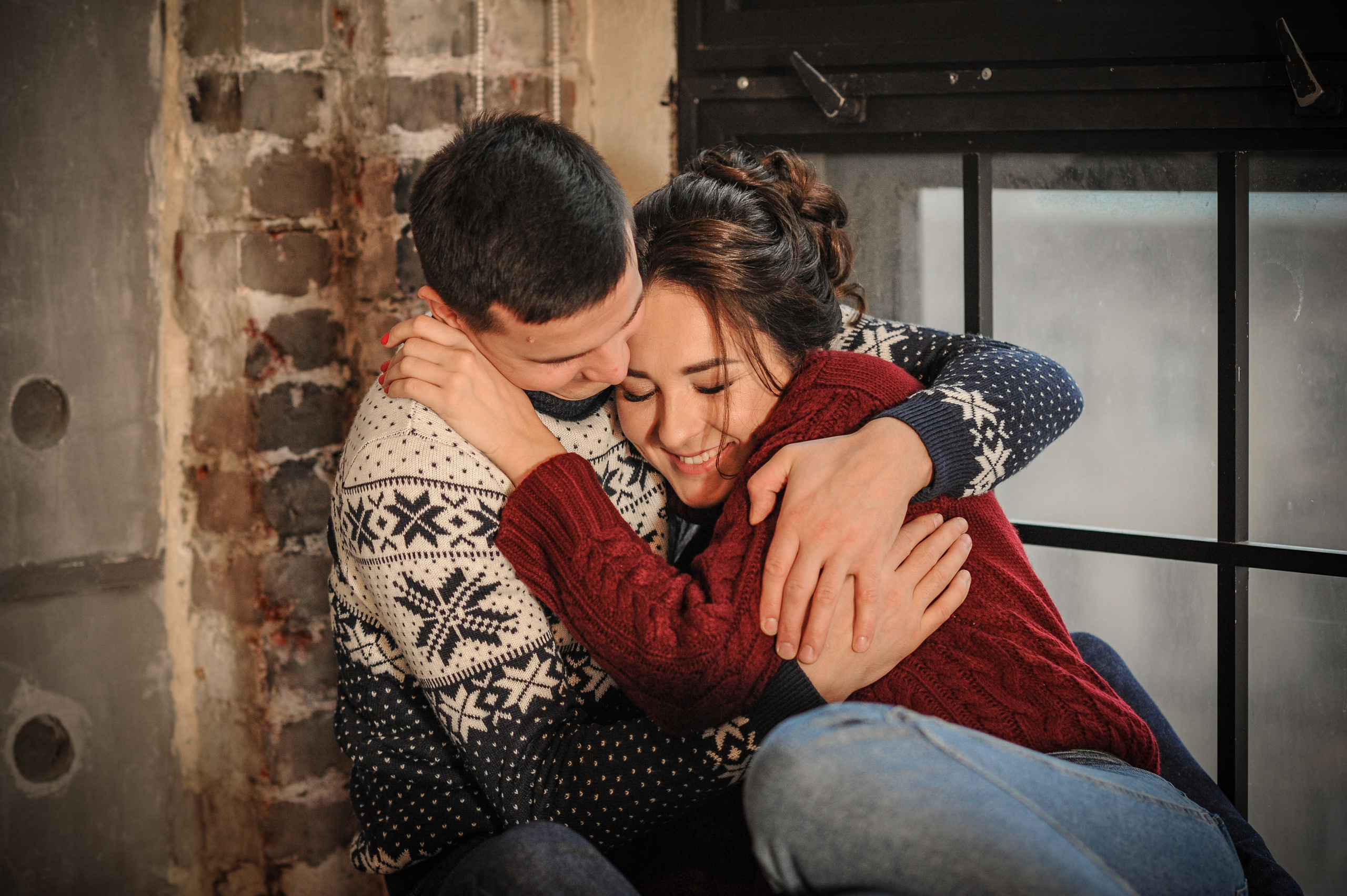Новогодгняя фотосессия парня и девушки. Свадебный и семейный фотограф в Москве и Европе Евгения Амелина