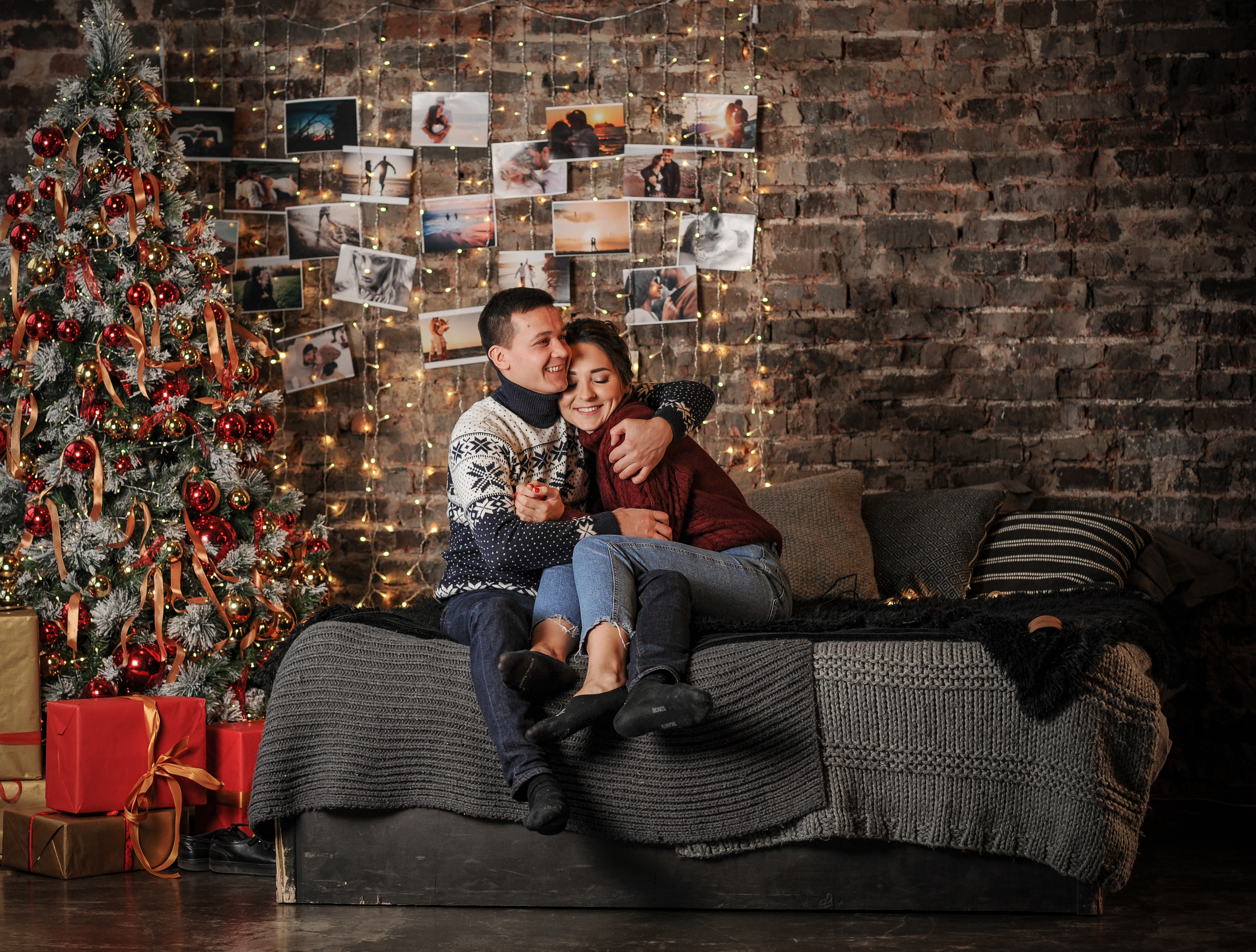 Новогодгняя фотосессия парня и девушки. Свадебный и семейный фотограф в Москве и Европе Евгения Амелина