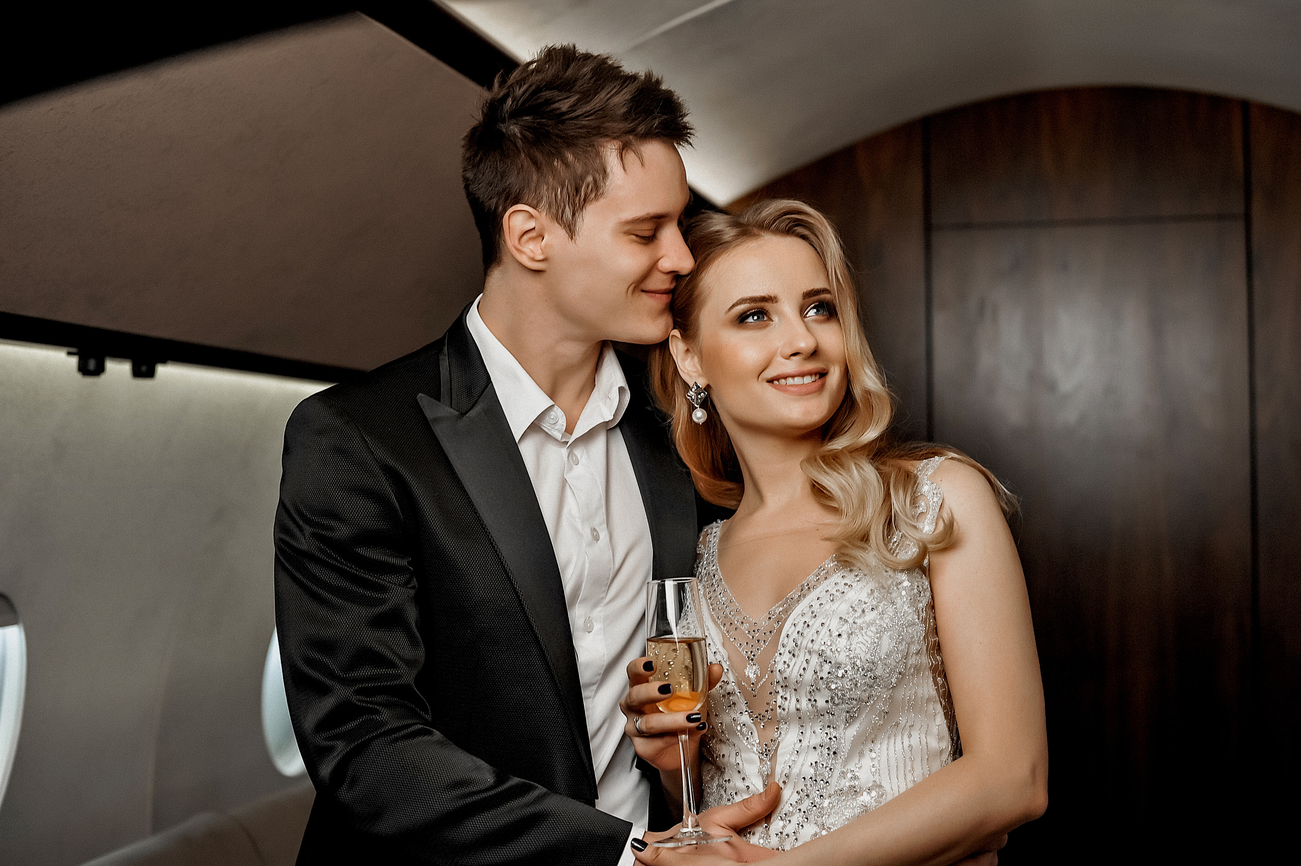 Свадебная фотосессия в самолете. Свадебный и семейный фотограф в Москве и Европе Евгения Амелина