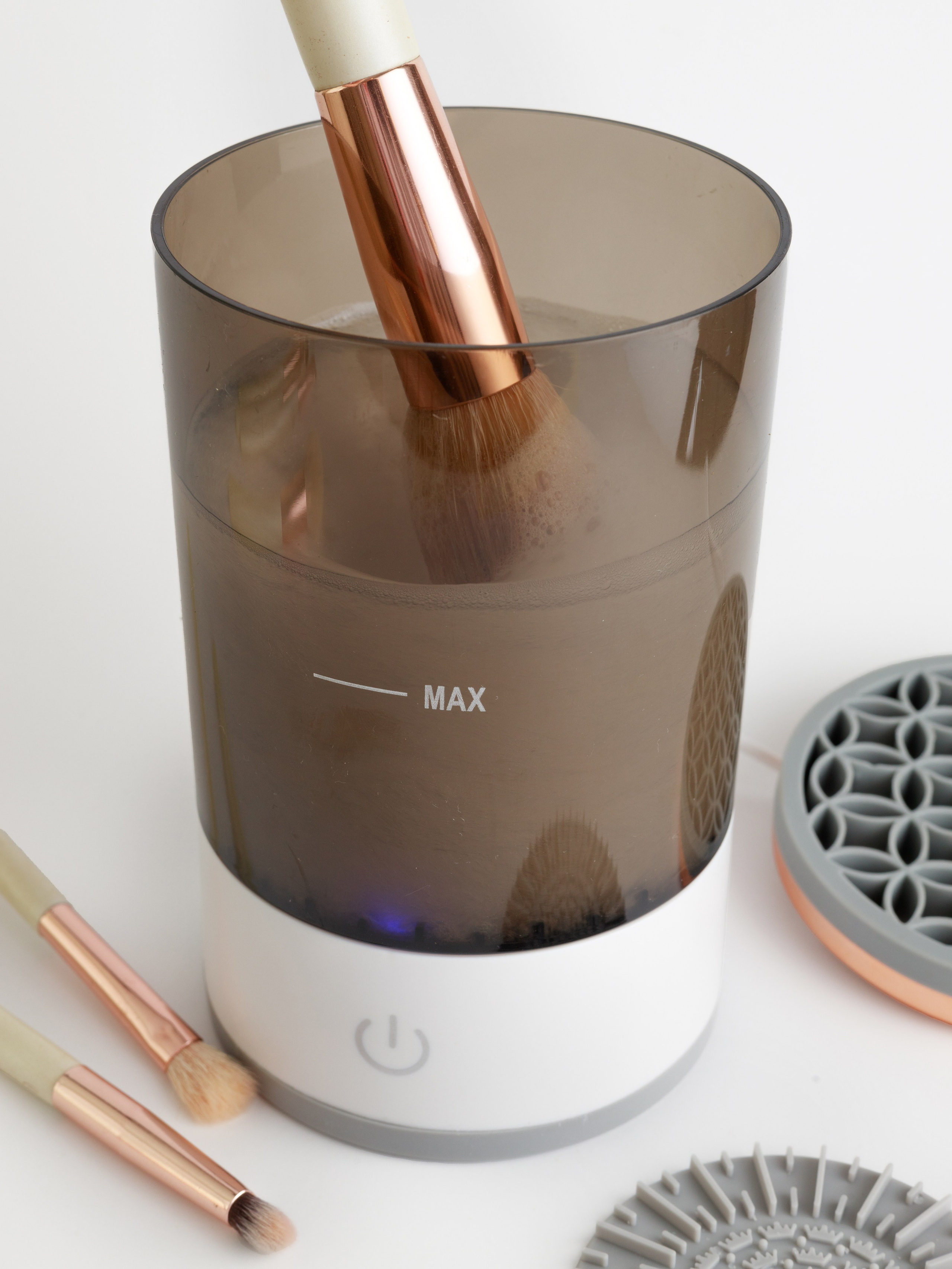 Съемка очистителя для кистей для Wildberries. СЕМЕЙНЫЙ И ПРЕДМЕТНЫЙ ФОТОГРАФ — ЛЕНА ГОНЧАР | КРАСНОДАР | МАЙКОП