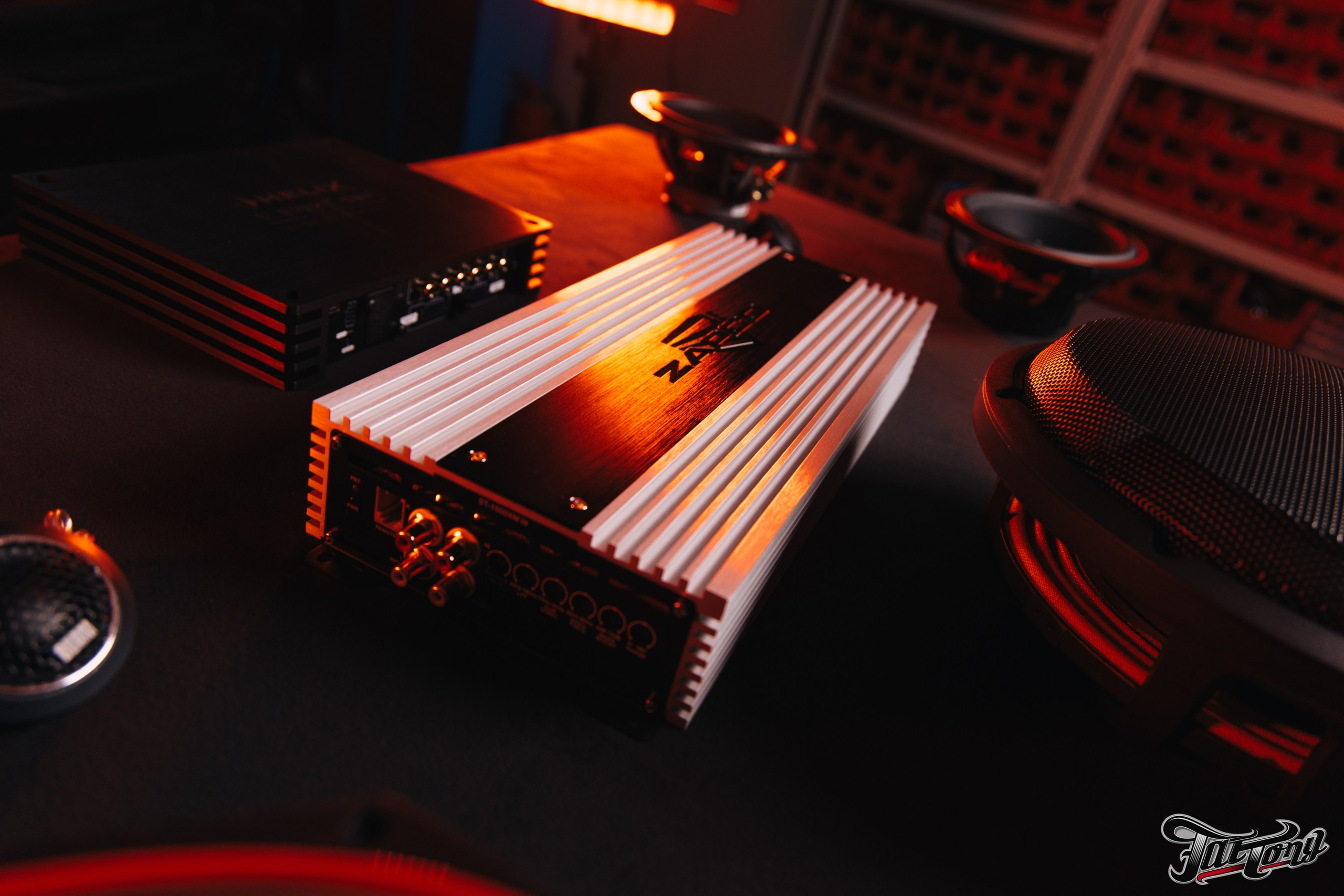 Cadillac escalade акустическая система и изготовление сабвуфера. DeLorein