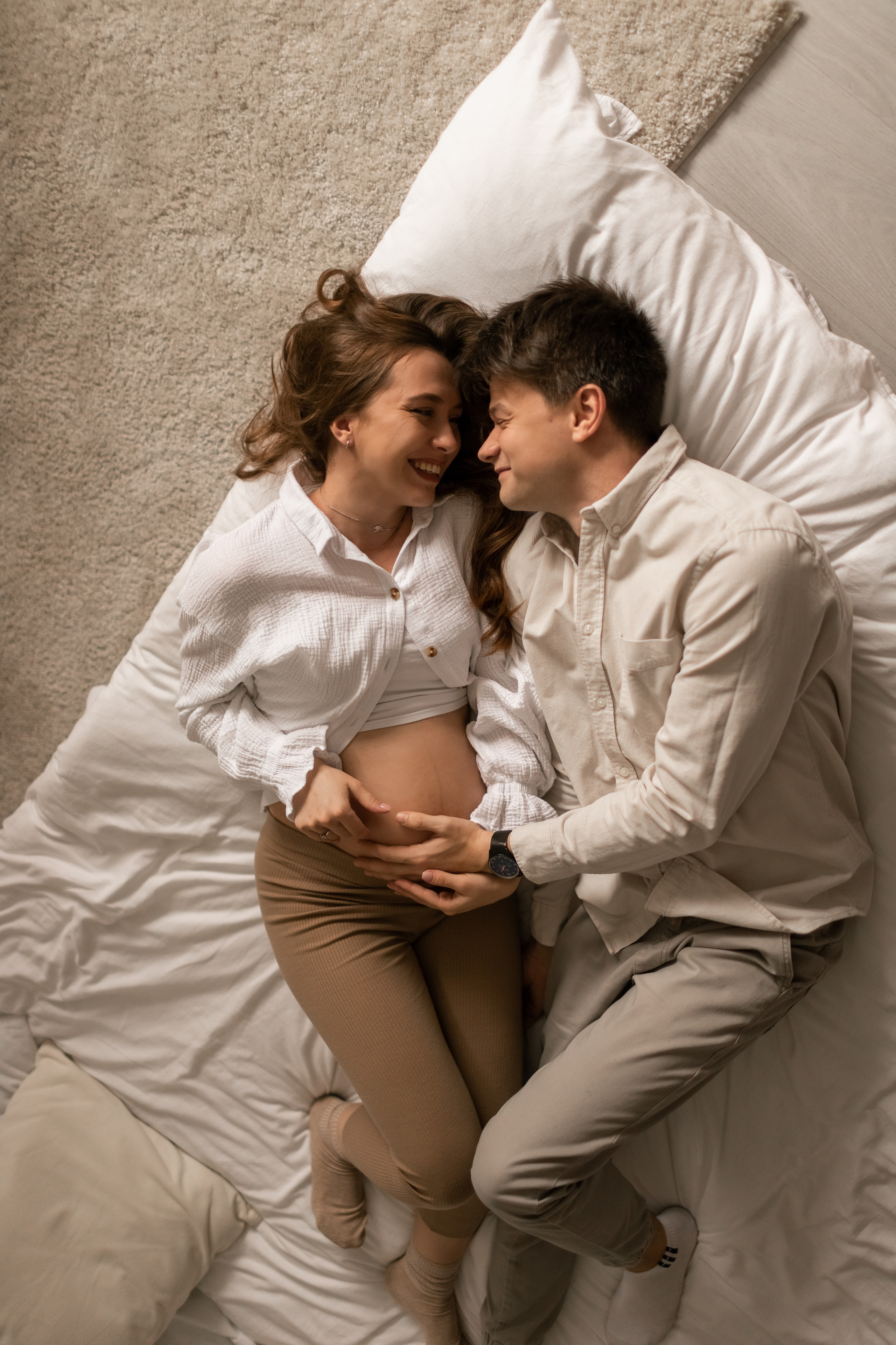 Юрий и Анастасия в трепетном ожидании. Фотограф про любовь в городе Москва