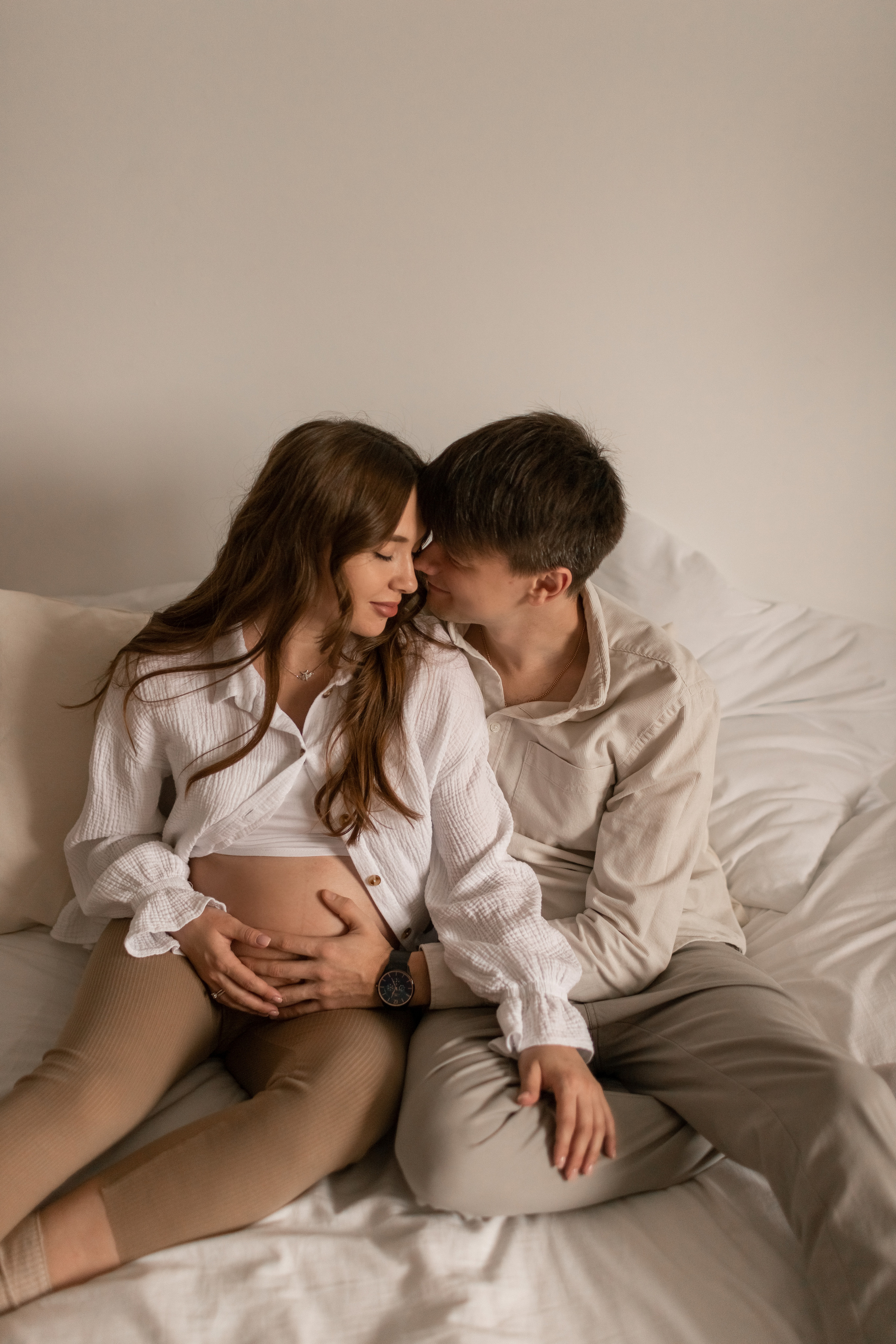 Юрий и Анастасия в трепетном ожидании. Фотограф про любовь в городе Москва