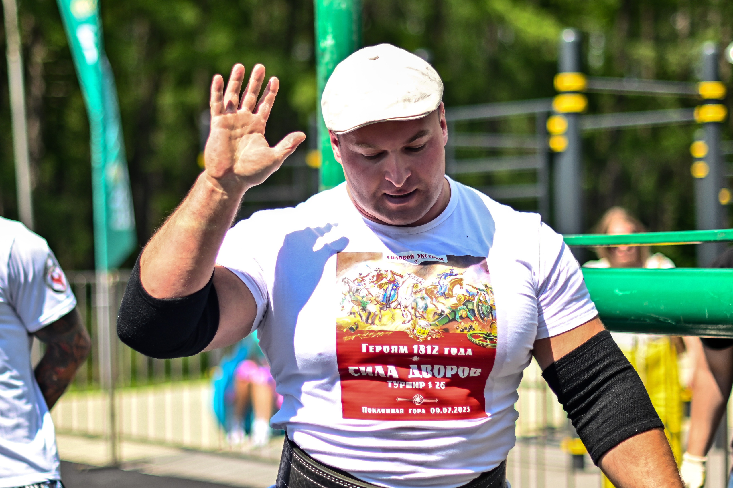 СТРОНГ. Фотограф для бизнесконтента, репортажей и семейного альбома в Москве